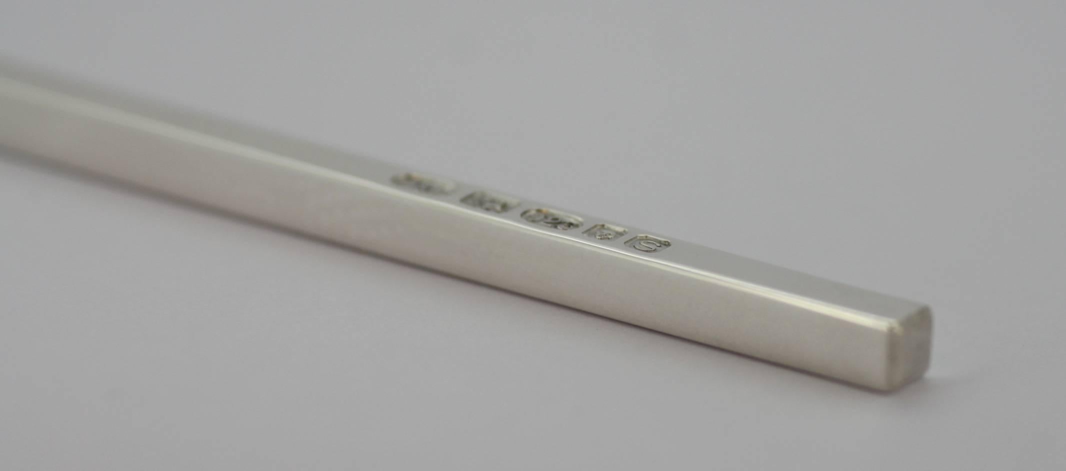 Mappin & Webb - Sterling Silver Chopsticks, London, 2017 In Excellent Condition In Braintree, GB