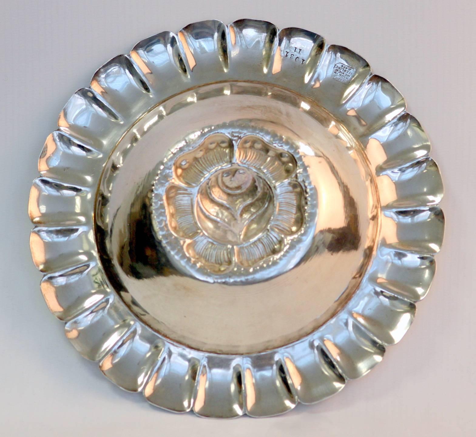Mexican sterling silver floral engraved dish, Maciel, Circa.1950's 2