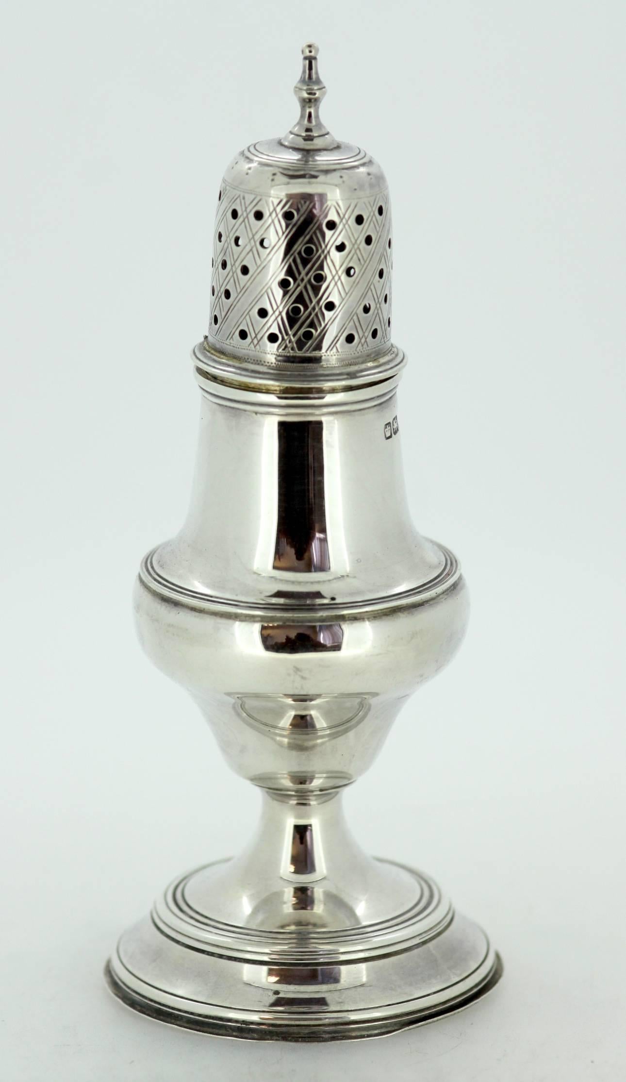 Solid sterling silver salt / pepper shaker 
Sheffield 1907 
Maker : Walker & Hall 
Fully hallmarked. 

Dimensions - 
Diameter x Height : 5.9 x 14 cm 
Weight : 85 grams 

Condition: Minor surface wear from general usage, overall excellent and