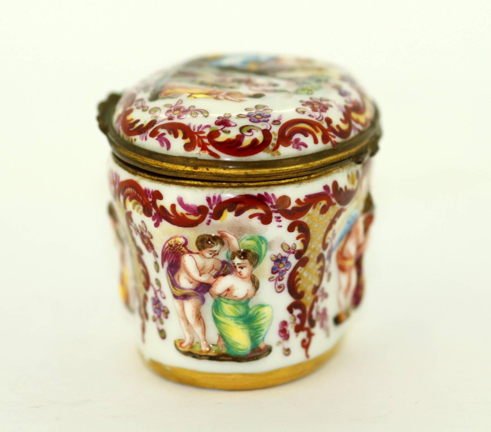 Erotica Porcelain Jar With Lid By Carl Thieme of Potschappel, Germany, c. 1890s. In Excellent Condition In Braintree, GB