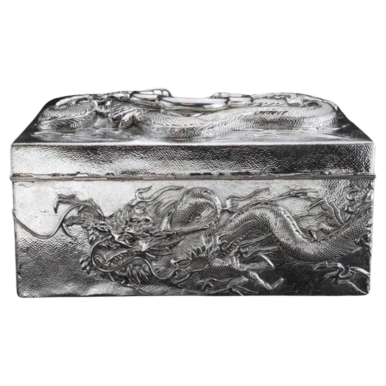 Antique Japanese silver cigar box
Made in Japan, early 20th century, Circa 1900.
Maker (Unidentified) 
Fully hallmarked.

Please note: Interior has been professionally restored.

Dimensions - 
Length 33.7 cm
Depth 23 cm
Height 23 cm
Weight 5272