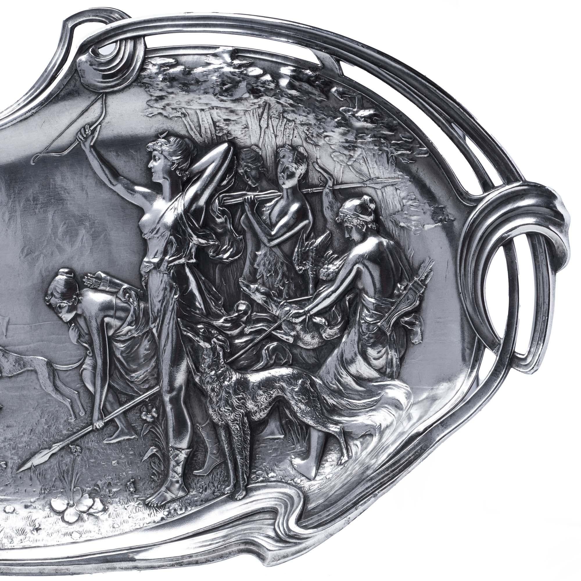 WMF Versilberter Jugendstil-Teller mit der Darstellung der Jägerin Diana, um 1900 im Zustand „Gut“ im Angebot in Braintree, GB