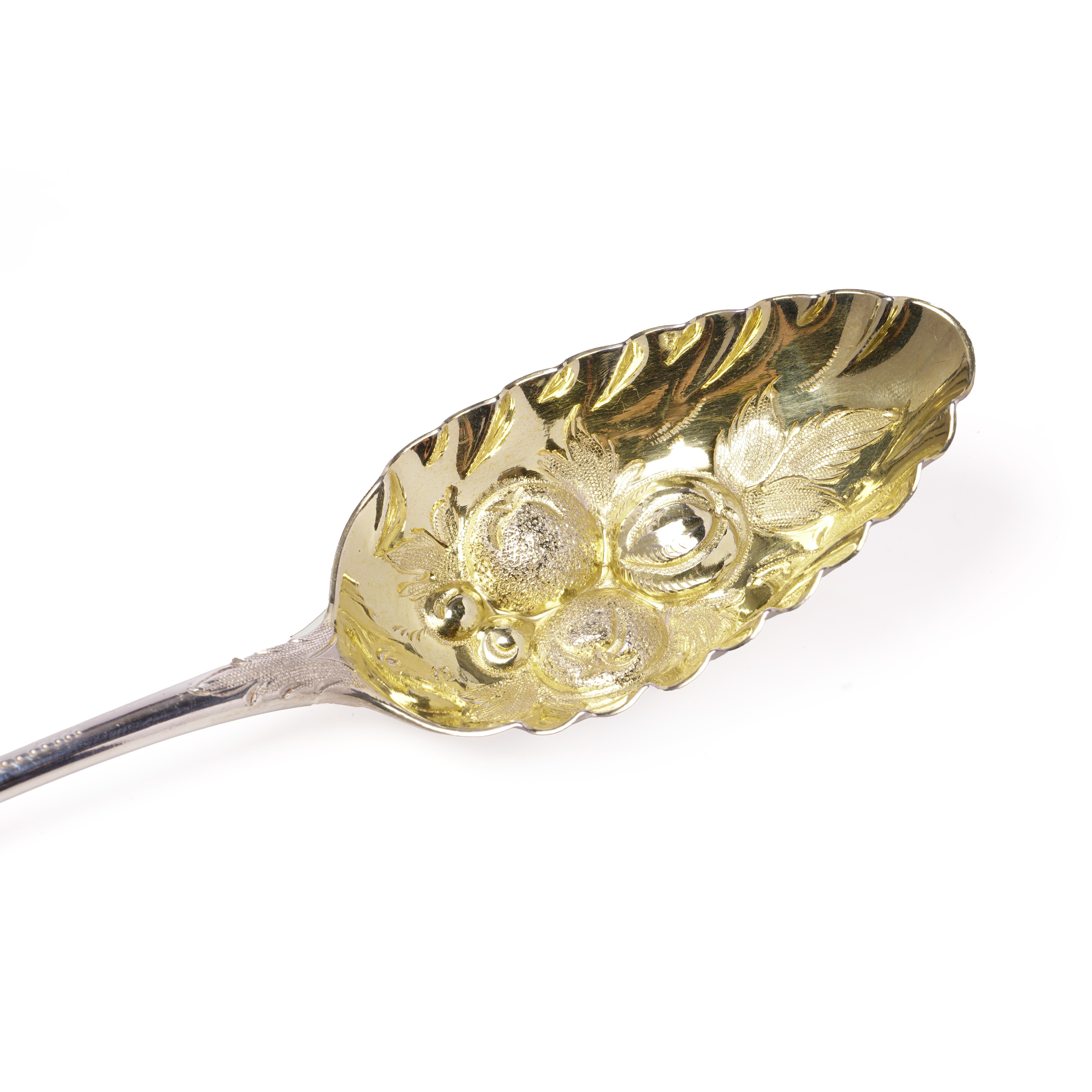 Cuillère à fruits géorgienne ancienne en argent et en vermeil dans son étui d'origine en vente 1