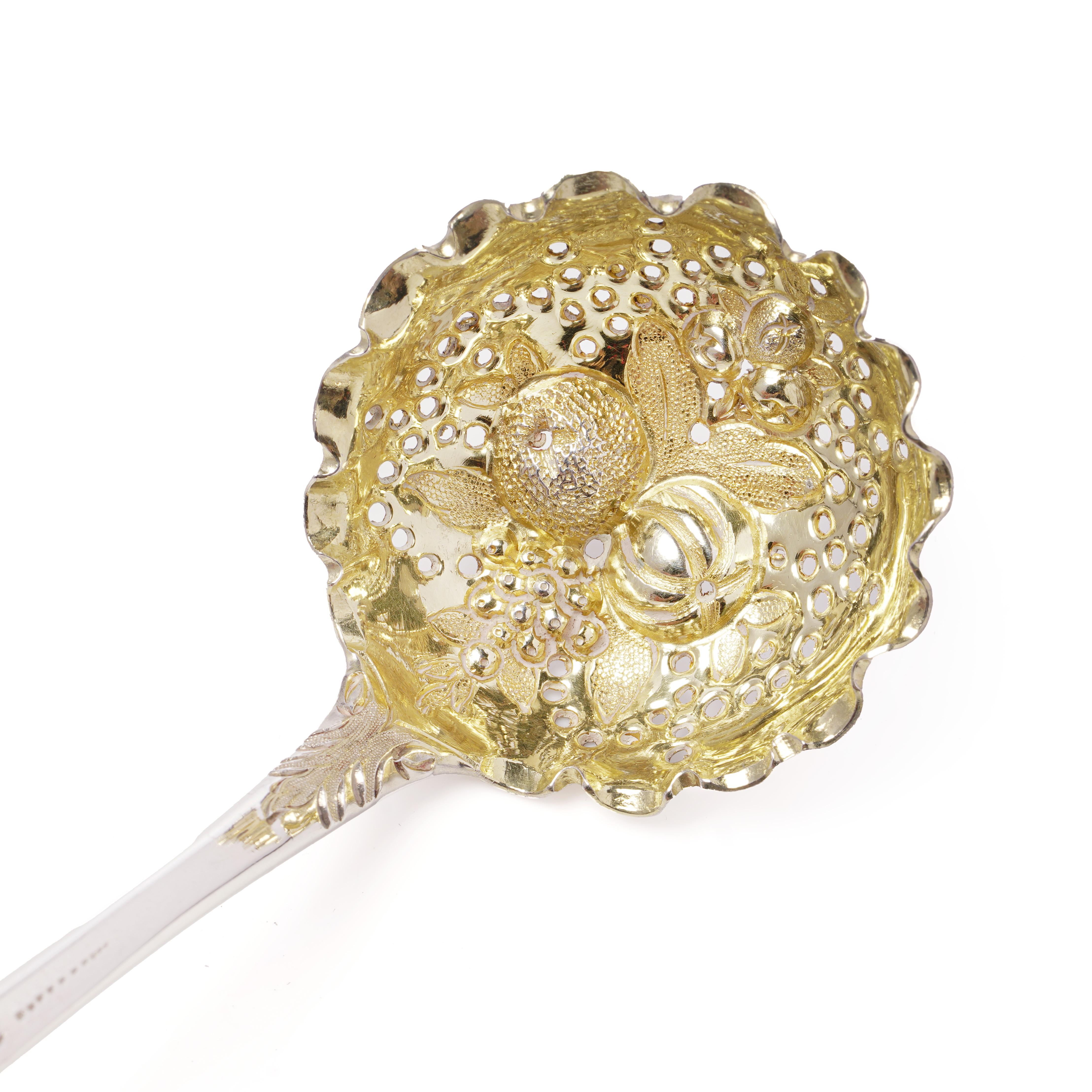 Cuillère à fruits géorgienne ancienne en argent et en vermeil dans son étui d'origine en vente 3