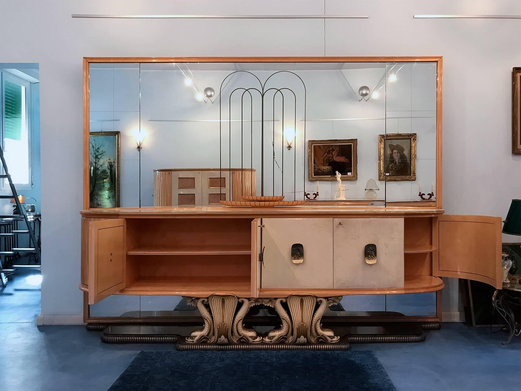 Mid-20th Century Italian Mid-Century Mirrored Sideboard by Osvaldo Borsani, 1940s