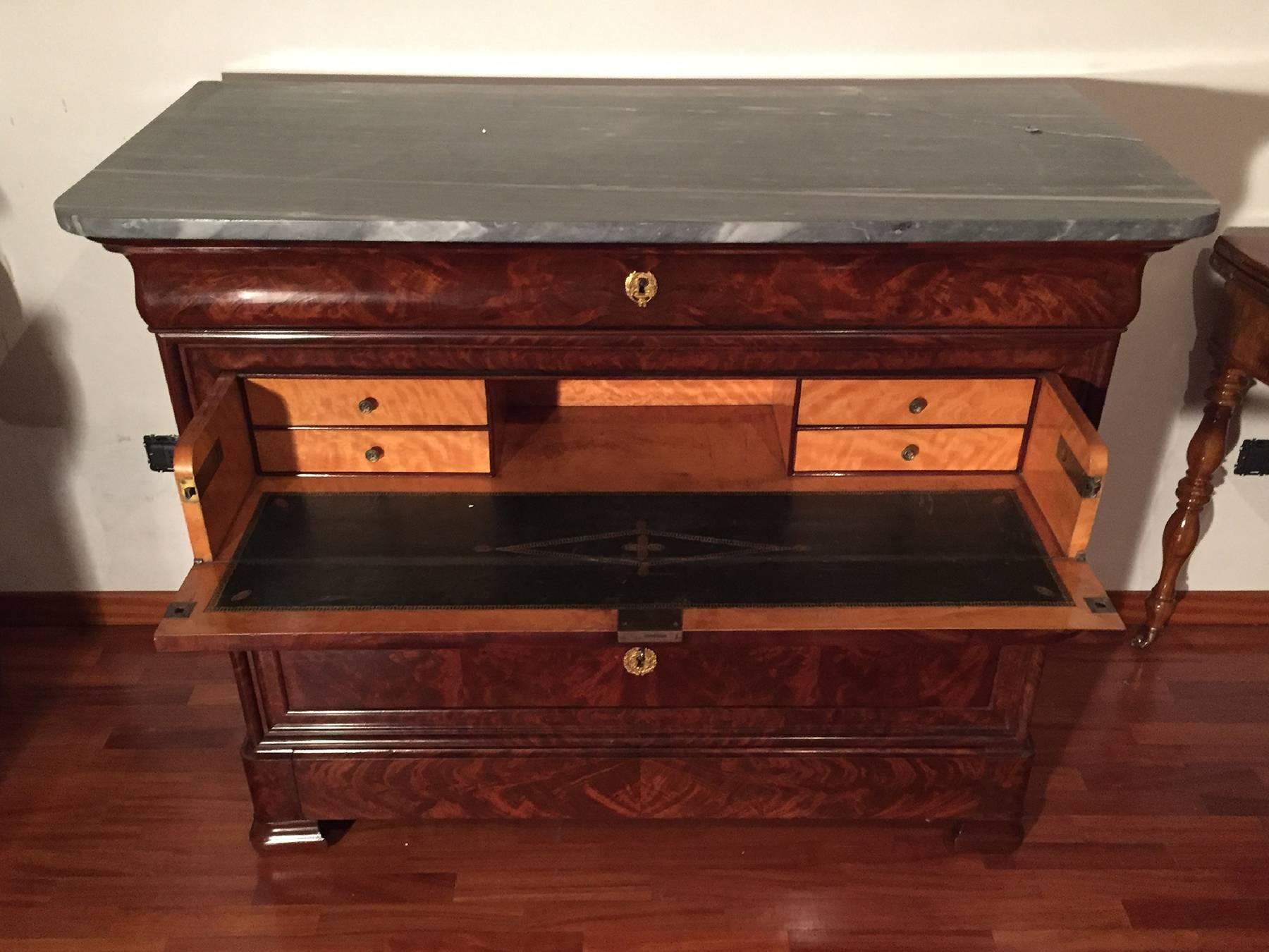 Antique French Walnut Louis Philippe Secretaire Drawer Commode In Excellent Condition In Traversetolo, IT