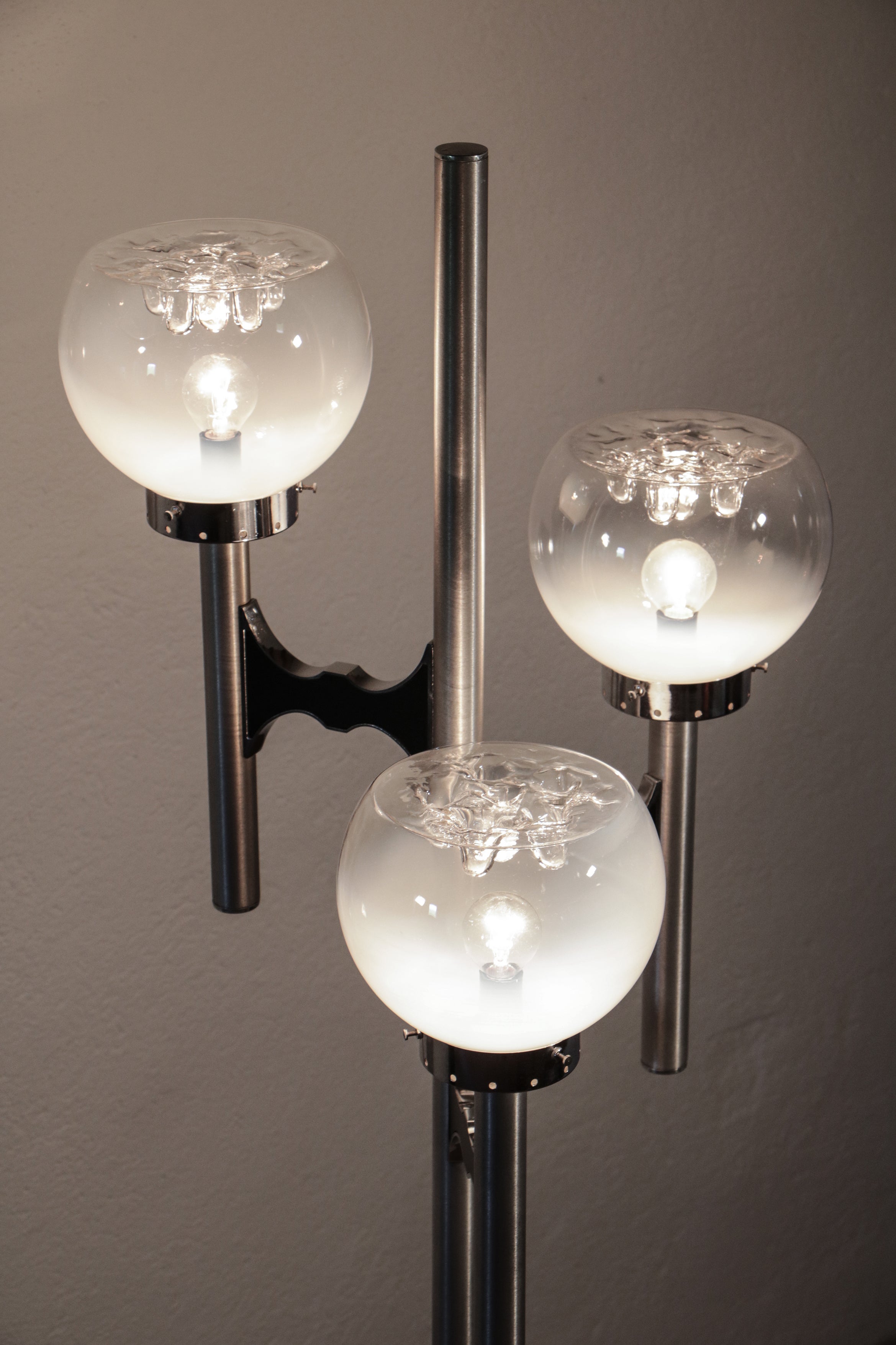 Lampadaire italien à trois lumières de l'ère spatiale par Gaetano Sciolari, 1970