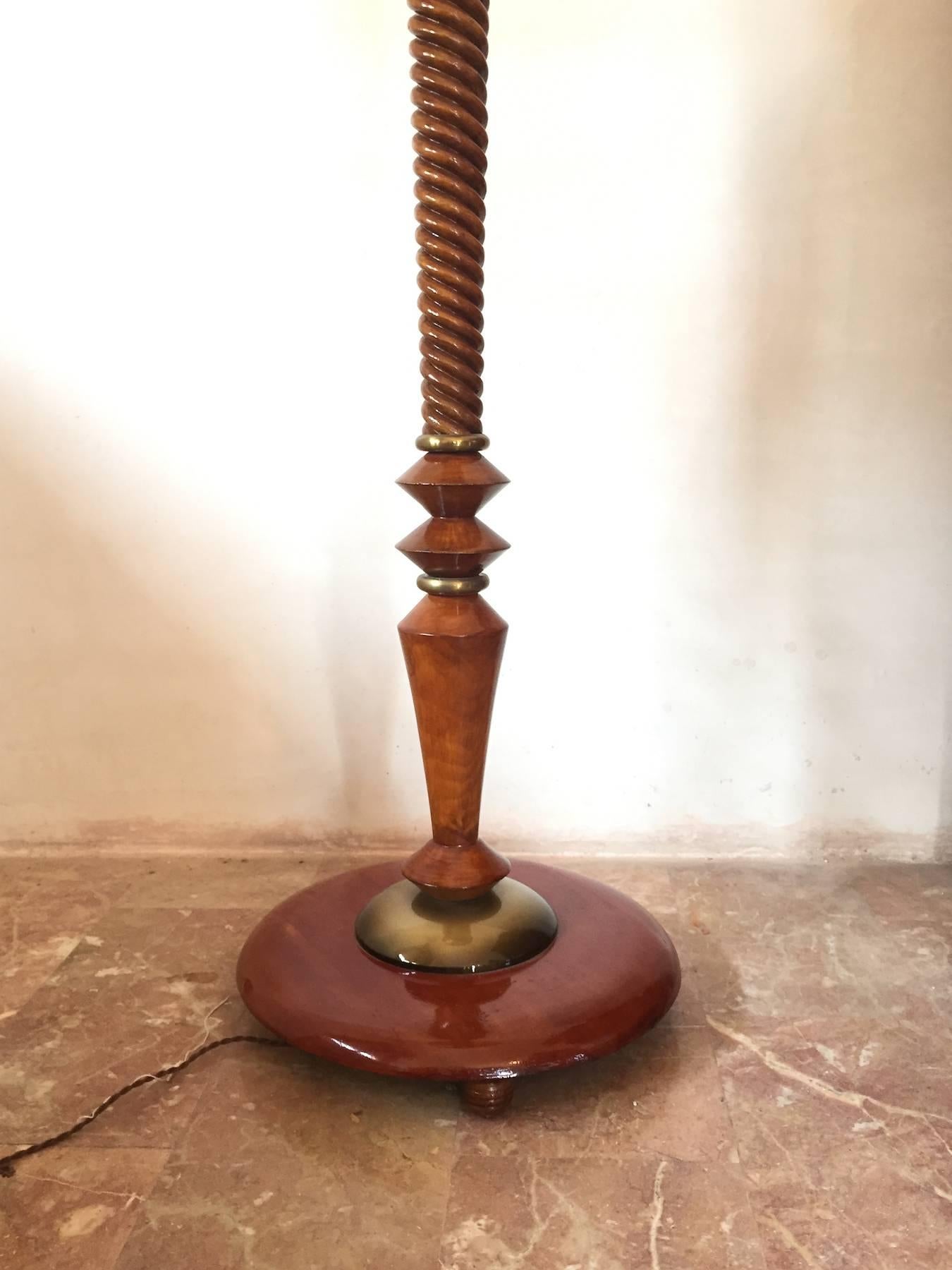 French Art Deco Carved Wood with Brass Decorations Floor Lamp, 1930s For Sale 2