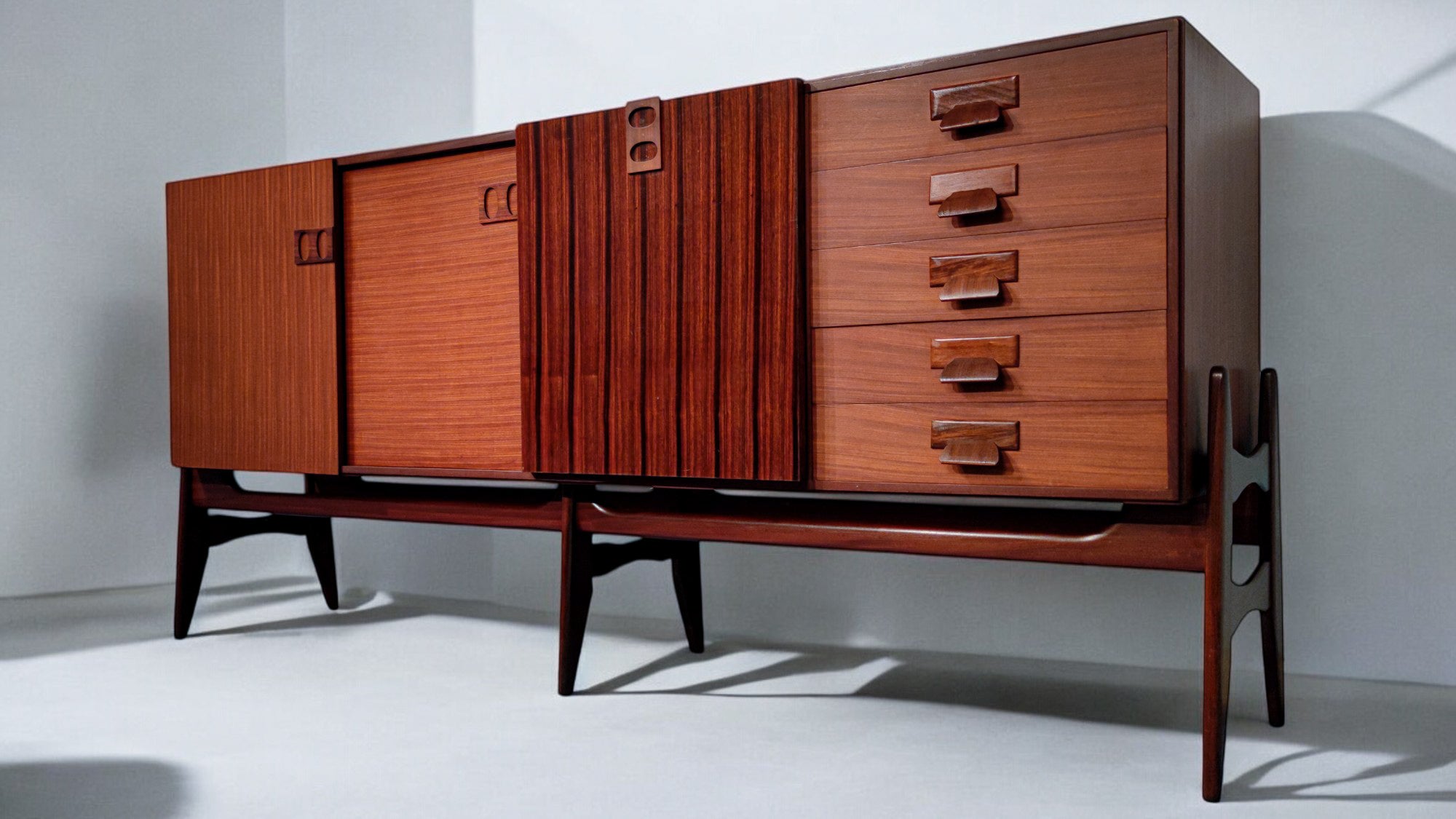 Italian Mid-Century Modern Teak Sideboard by Fratelli Proserpio, 1960s