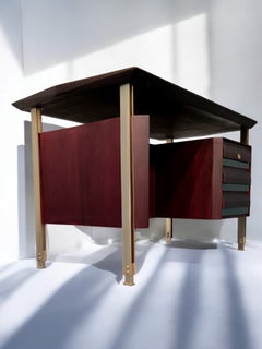 Italienischer Chefschreibtisch aus der Mitte des Jahrhunderts von Vittorio Dassi, 1960er Jahre Italienischer Chefschreibtisch aus der Mitte des Jahrhunderts von Vittorio Dassi, 1960er Jahre