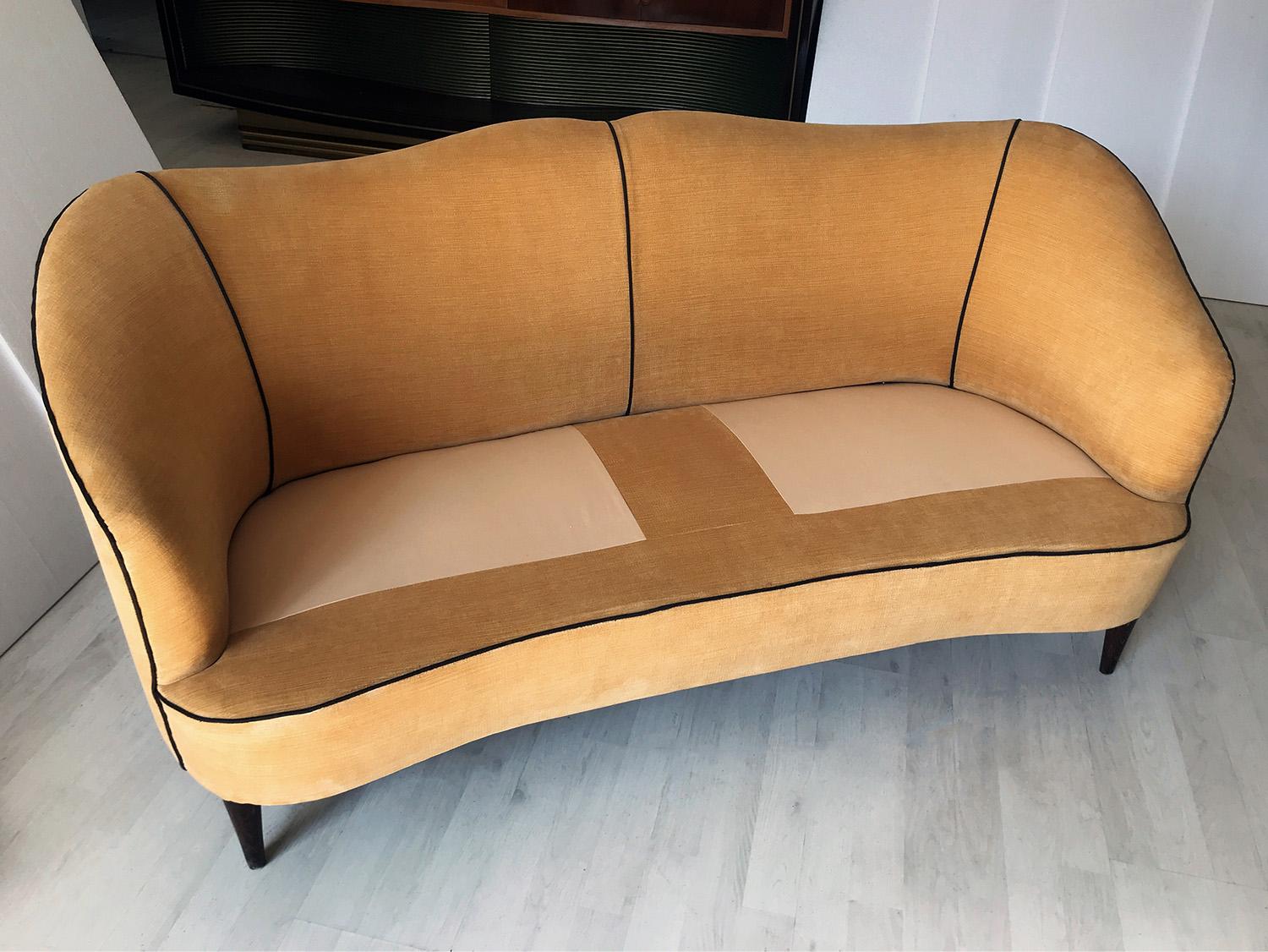Italian Mid-Century Sofa Two-Seat in Yellow Velvet, 1950s 9