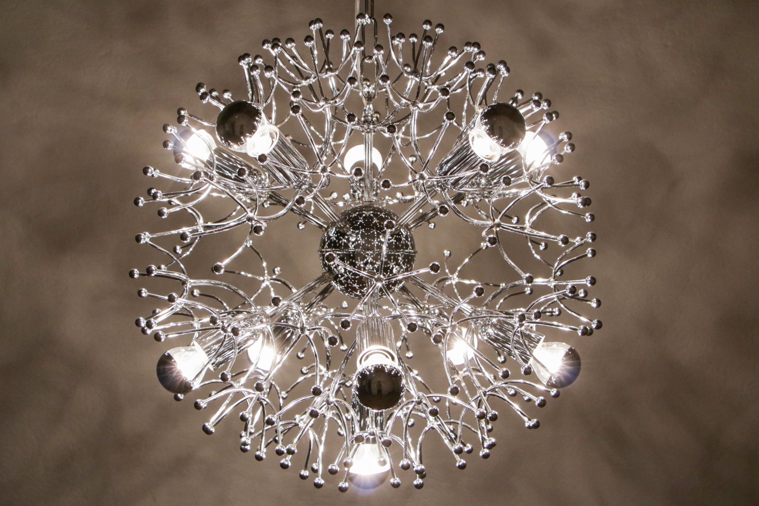 Lustre Spoutnik italien de l'ère spatiale, lampe à suspension de Gaetano Sciolari