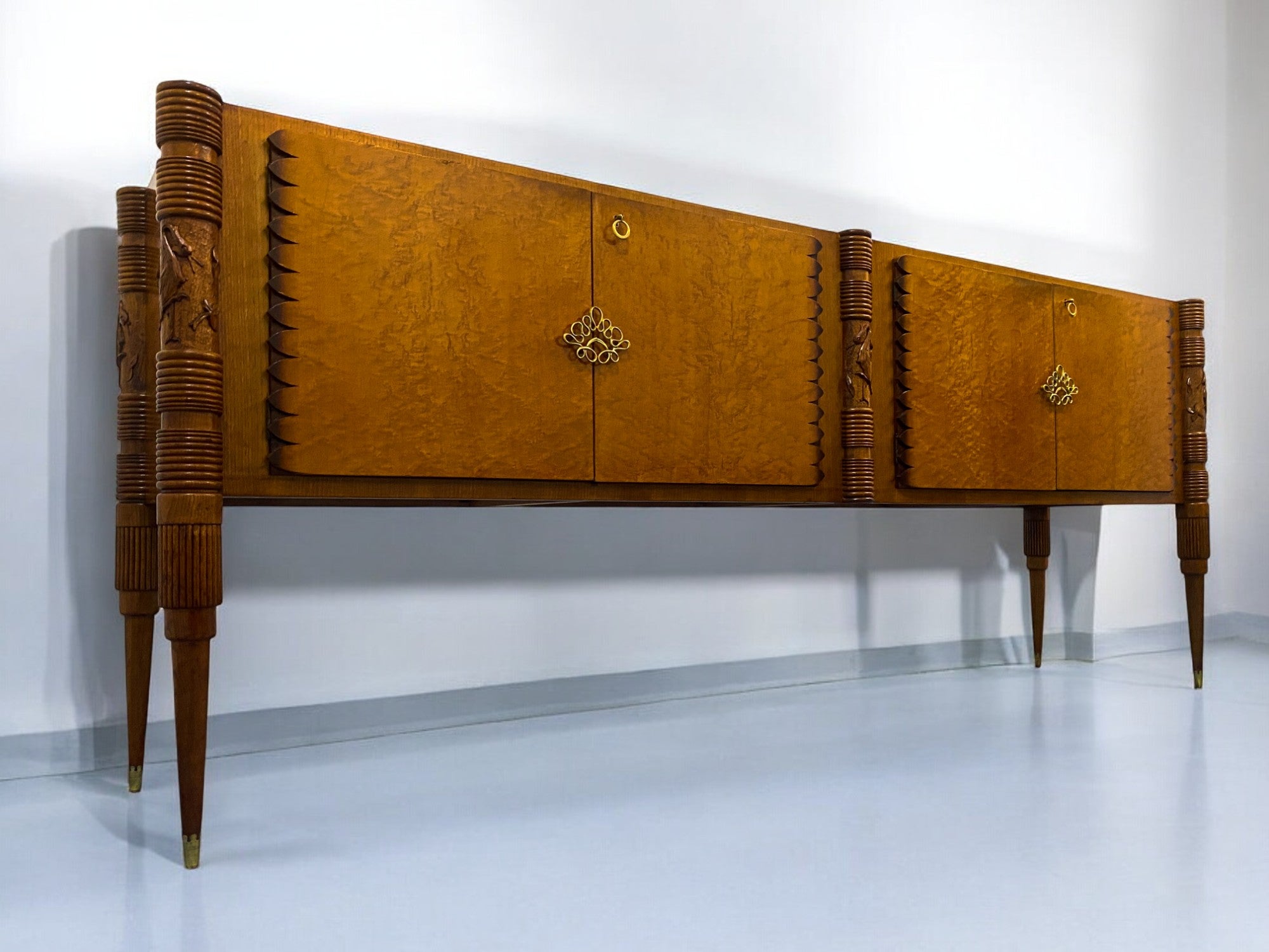 Buffet italien du milieu du siècle, am designs par Pierluigi Colli dans les années 1950