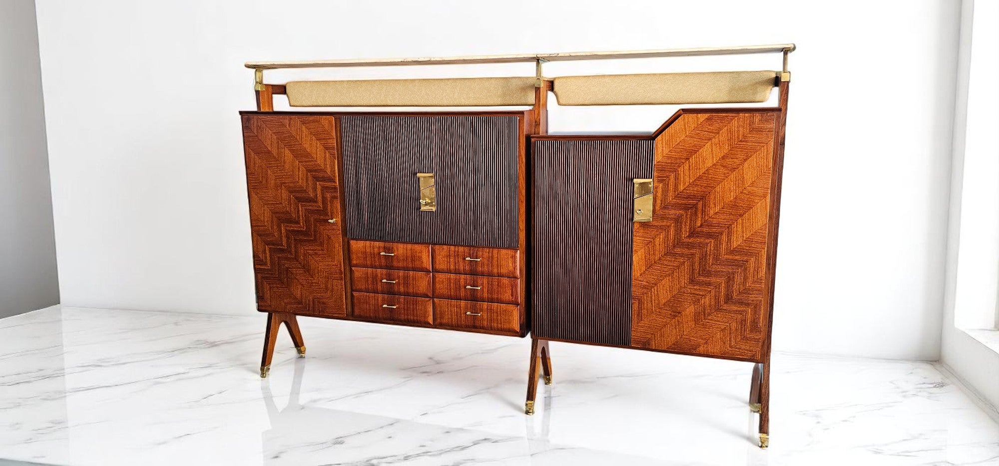 Italienisches Sideboard oder Barschrank von La Permanente Mobili Cantù, 1950er Jahre im Angebot