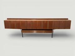 Credenza lunga e sospesa in legno di noce, 1950