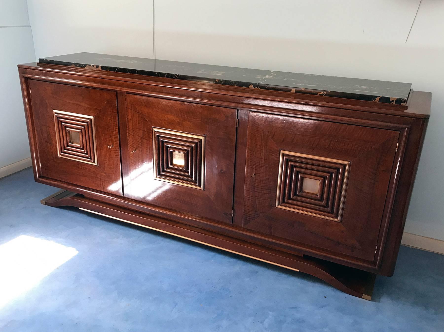 Mid-20th Century French Art Deco Walnut Sideboard in the Style of Maxime Old, 1940s