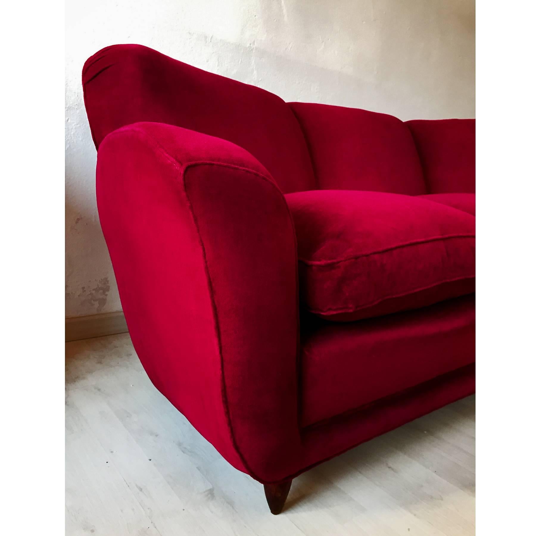 Italian large Sofa in red Velvet attributable to Guglielmo Ulrich, 1950s 1