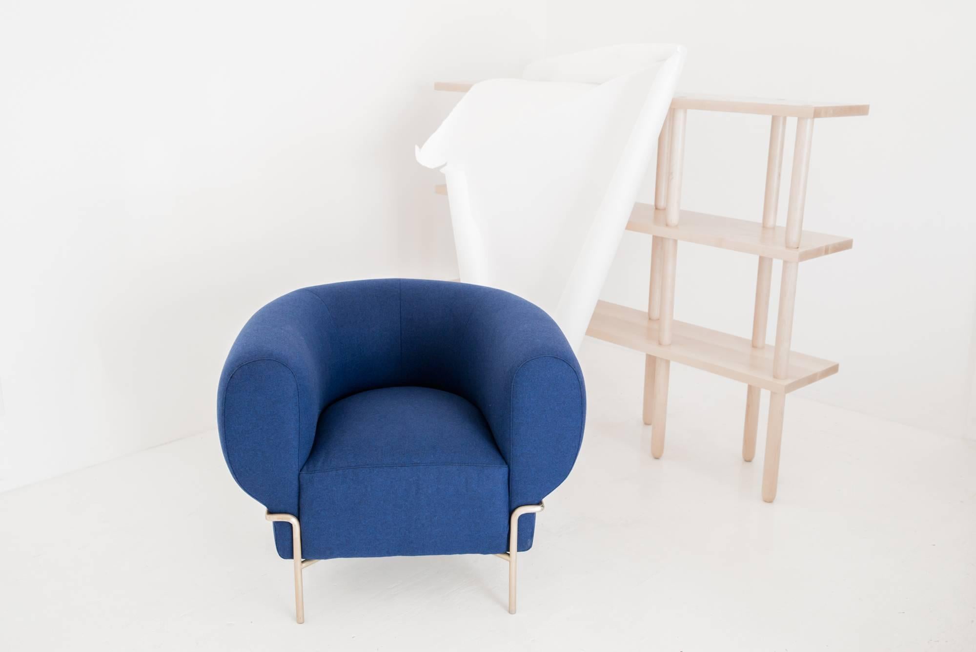 Modern Contemporary Madda Lounge Chair in Blue Wool For Sale