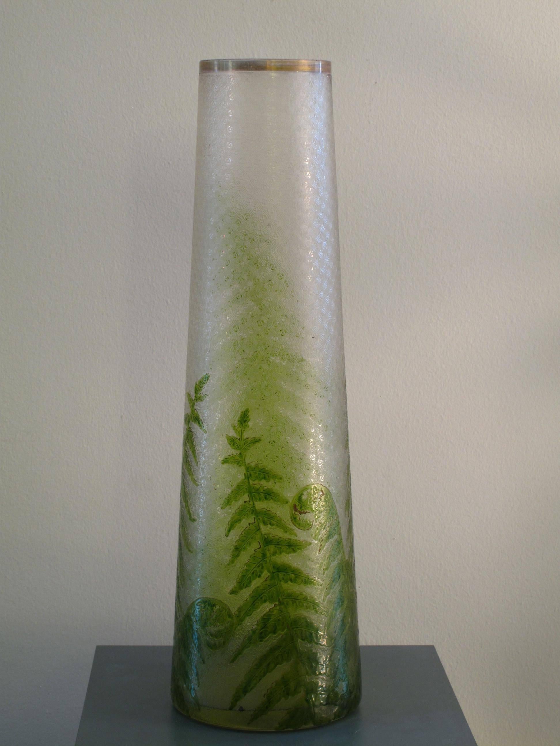Tall French Textured Art Glass Vase with Hand-Painted Fern Design, 1920s In Good Condition In Casale Monferrato, Alessandria Piedmont
