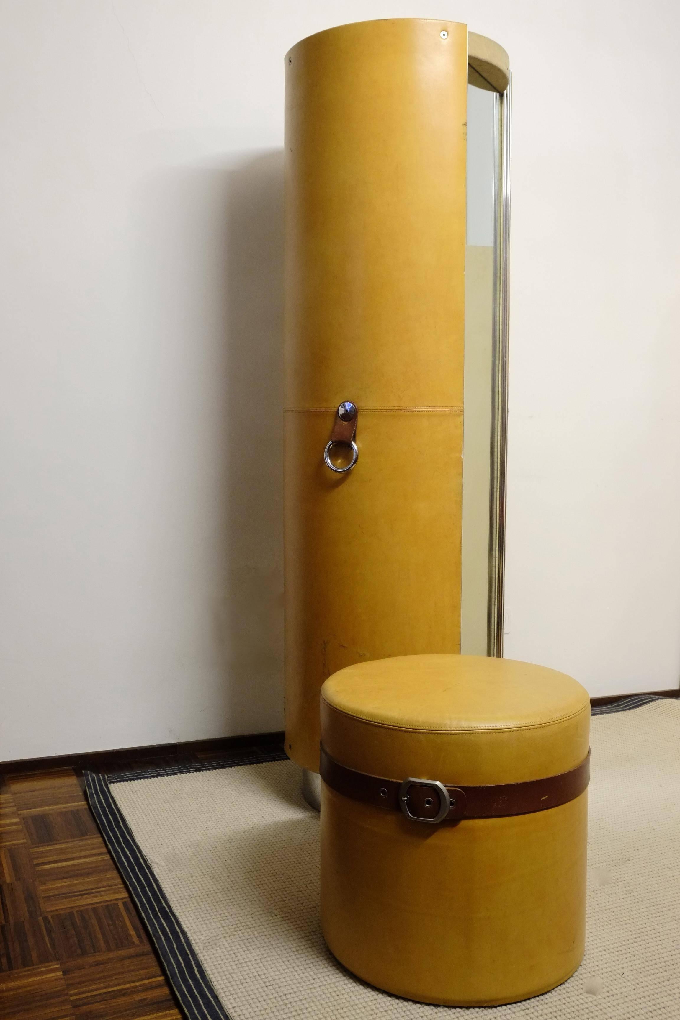 Italian Rotating Leather Valet and Pouf by Guido Faleschini for Hermès, circa 1970 For Sale