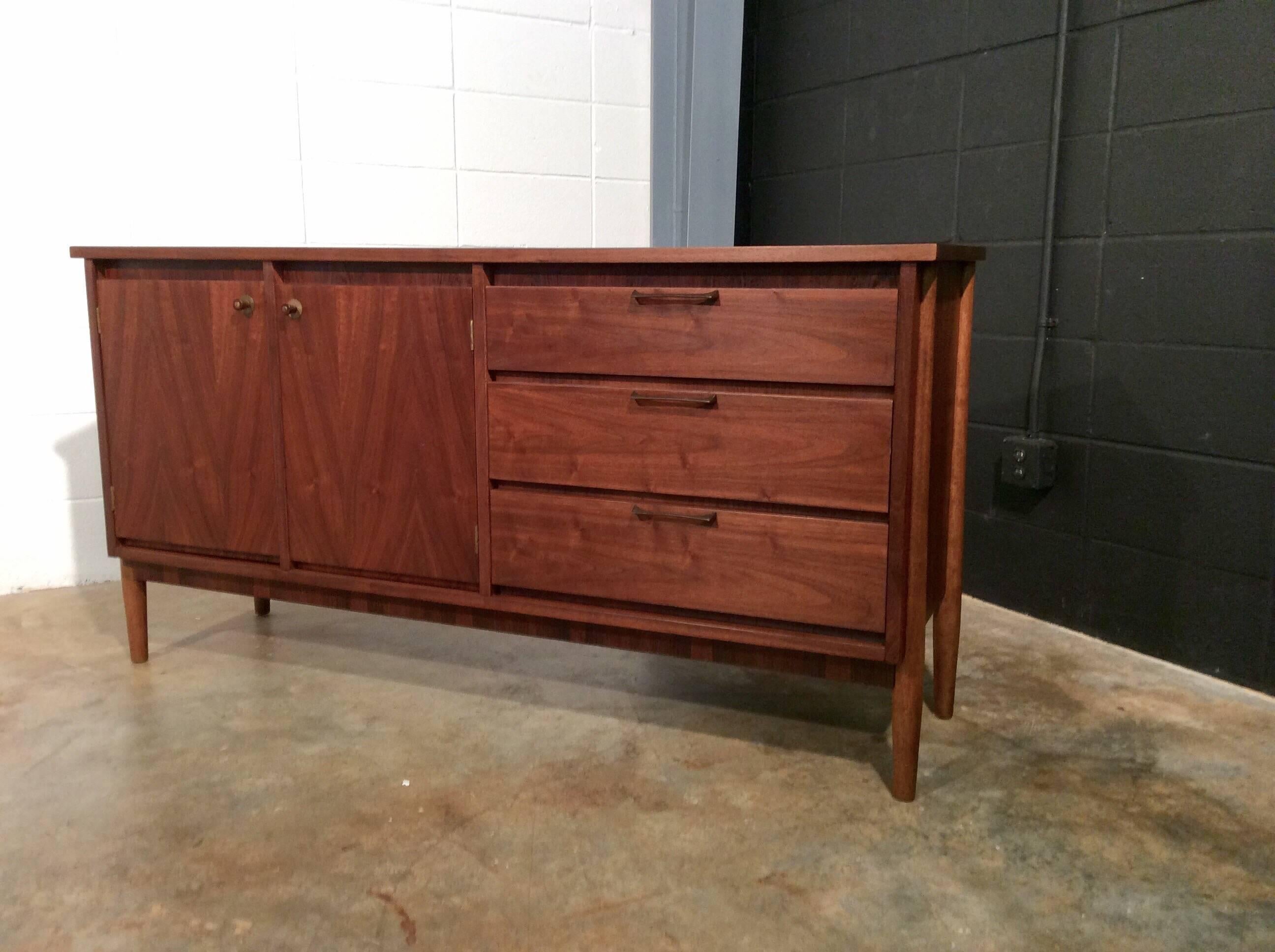 Mid-Century Modern Danish Style Credenza Buffet Restored Shipping Included In Excellent Condition In Marietta, GA