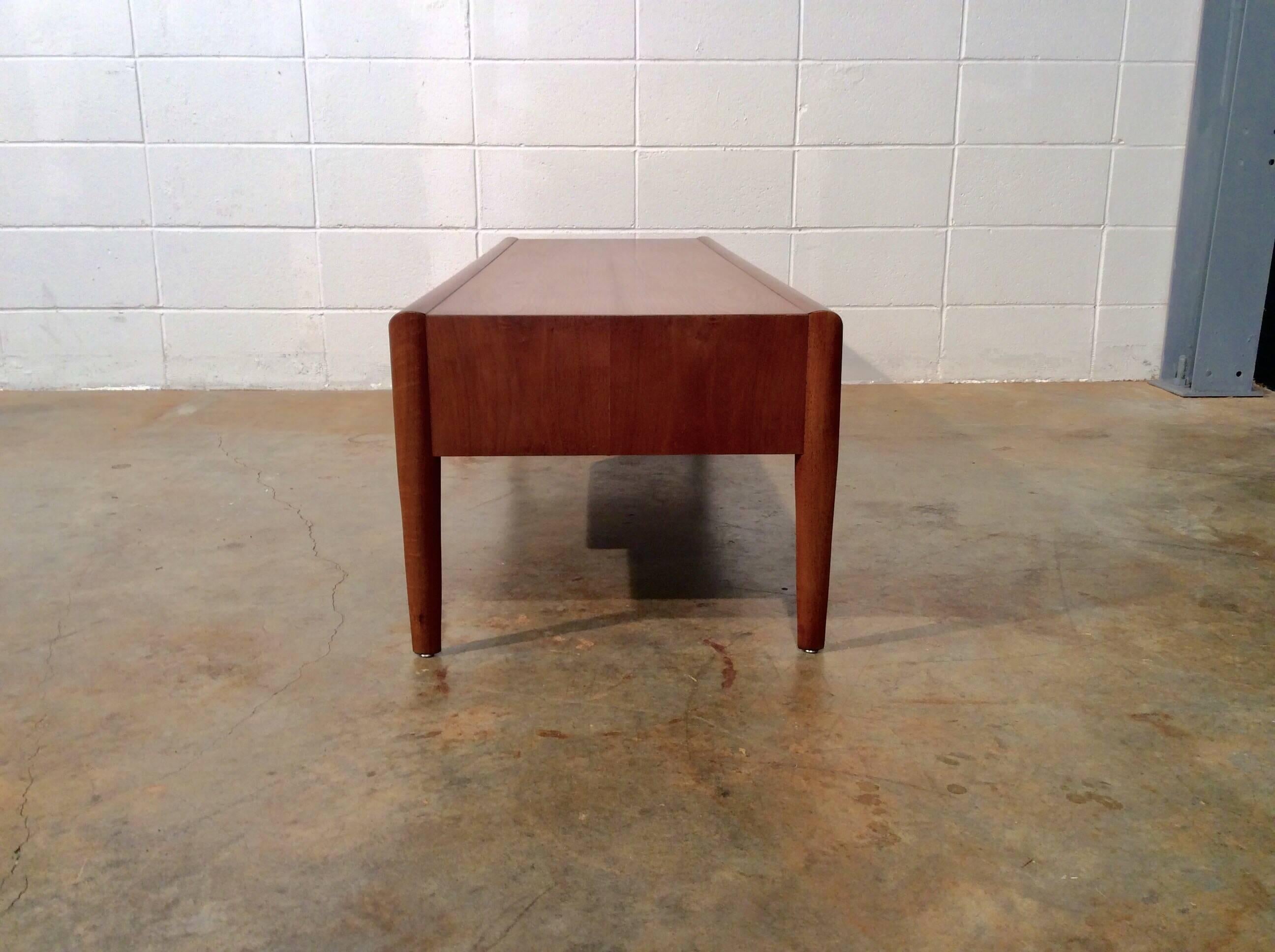Mid-Century Modern Drexel Parallel Walnut Coffee Table by Barney Flagg In Good Condition In Marietta, GA