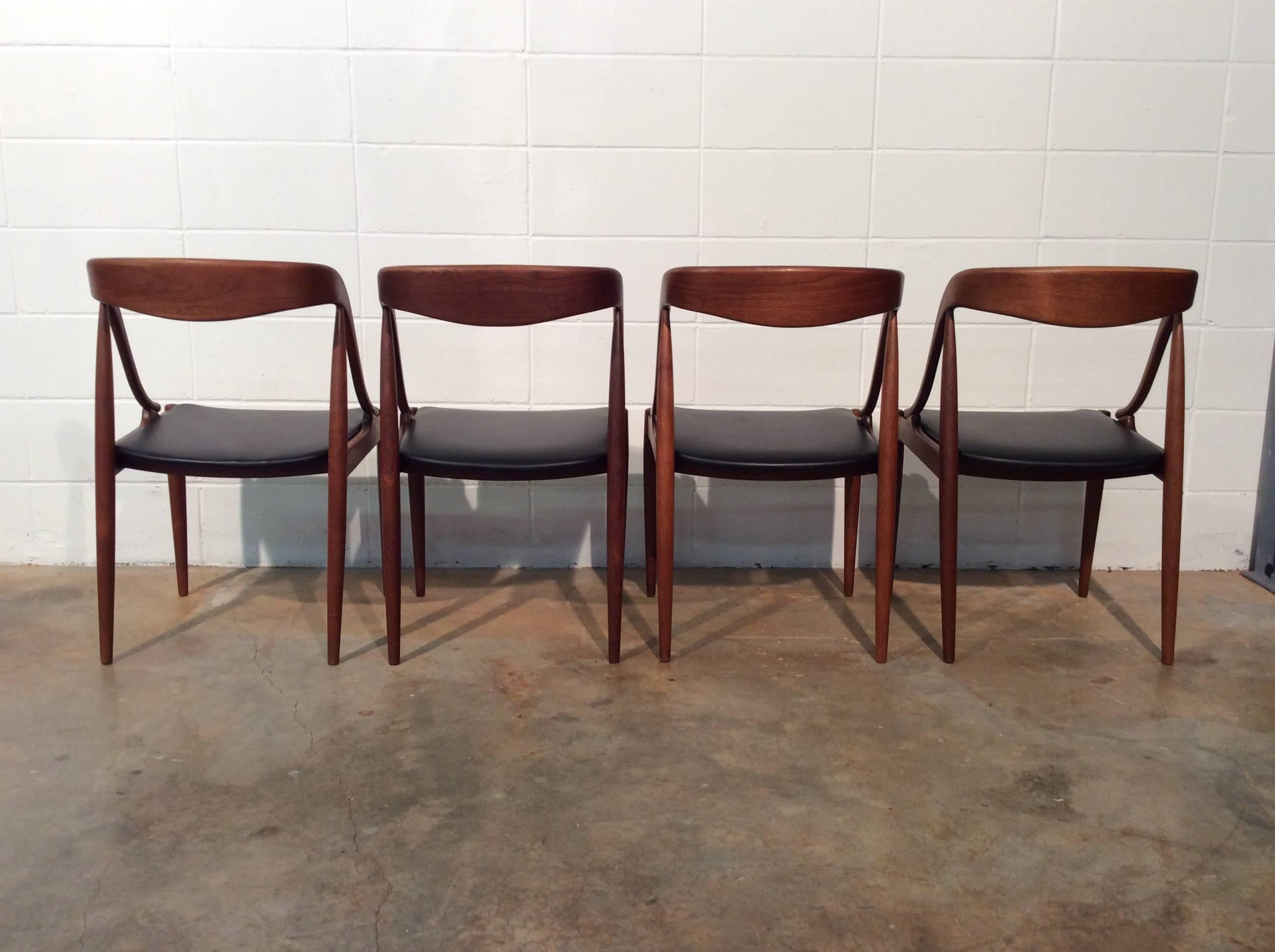 Mid-Century Modern Danish Dining Chairs by Johannes Andersen, Set of Four In Good Condition In Marietta, GA