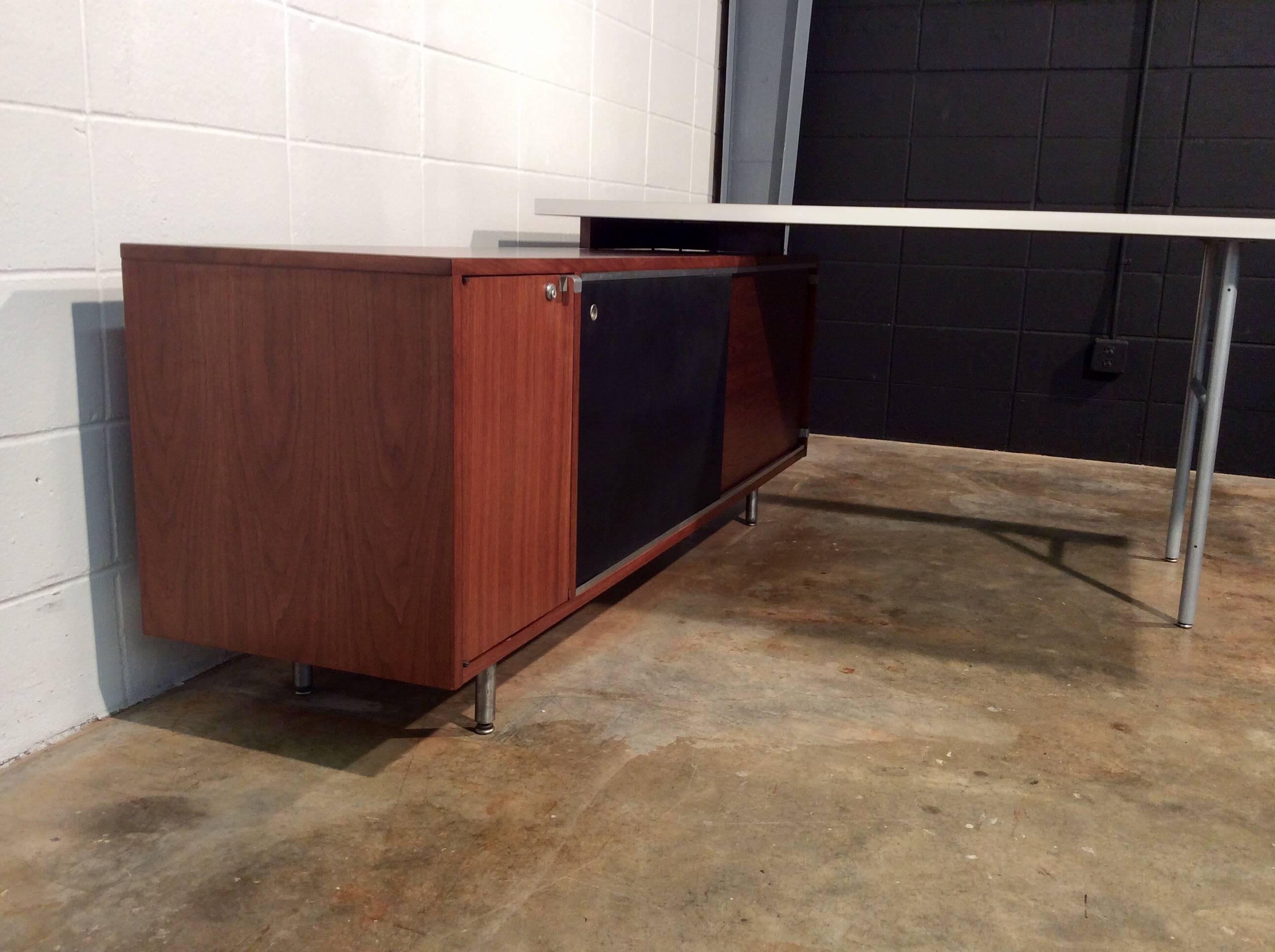 Restored Mid-Century Modern Executive Desk by George Nelson for Herman Miller In Good Condition In Marietta, GA