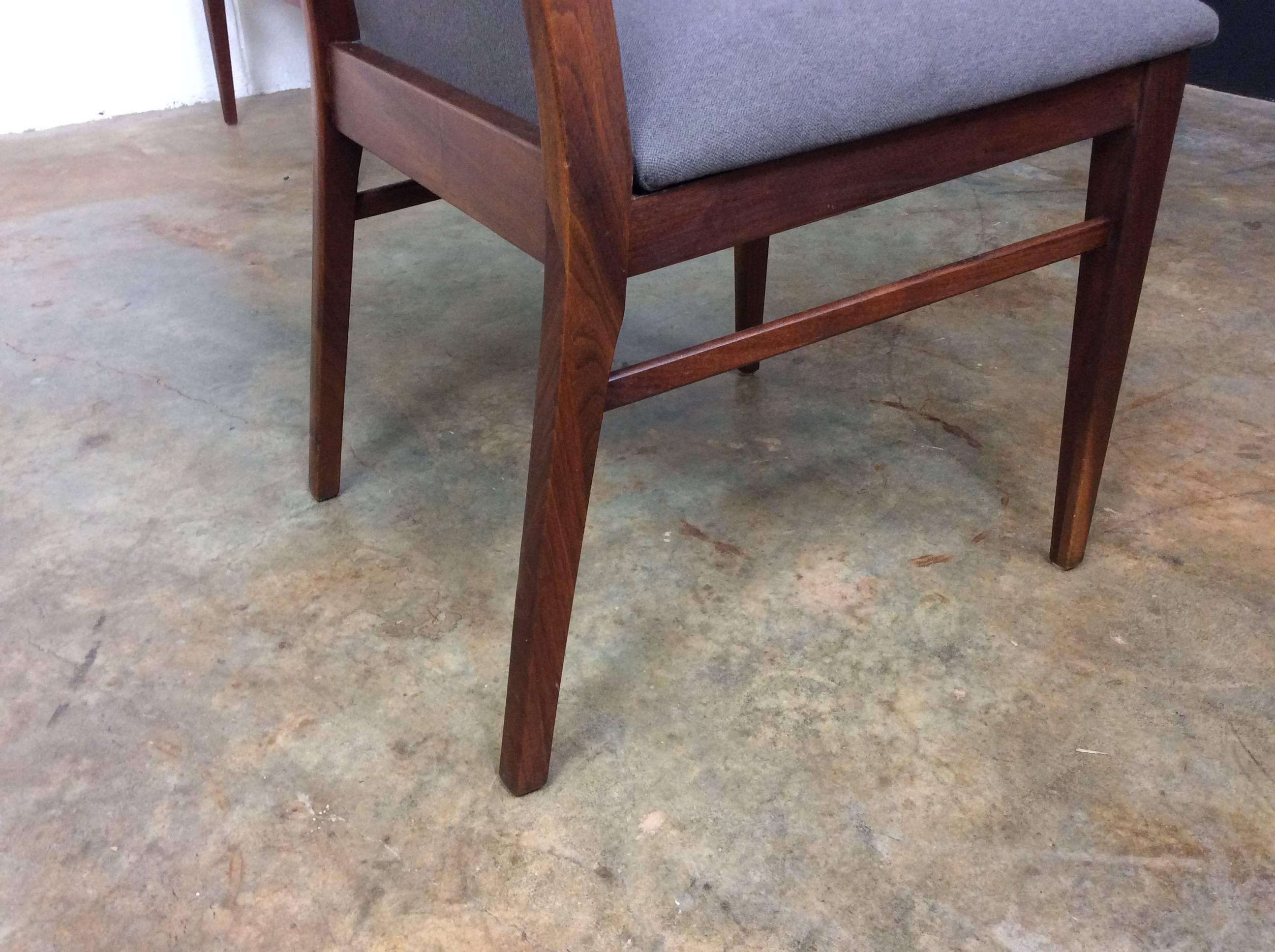 Walnut Mid-Century Modern Dining Chairs by Dillingham, Set of Four 2