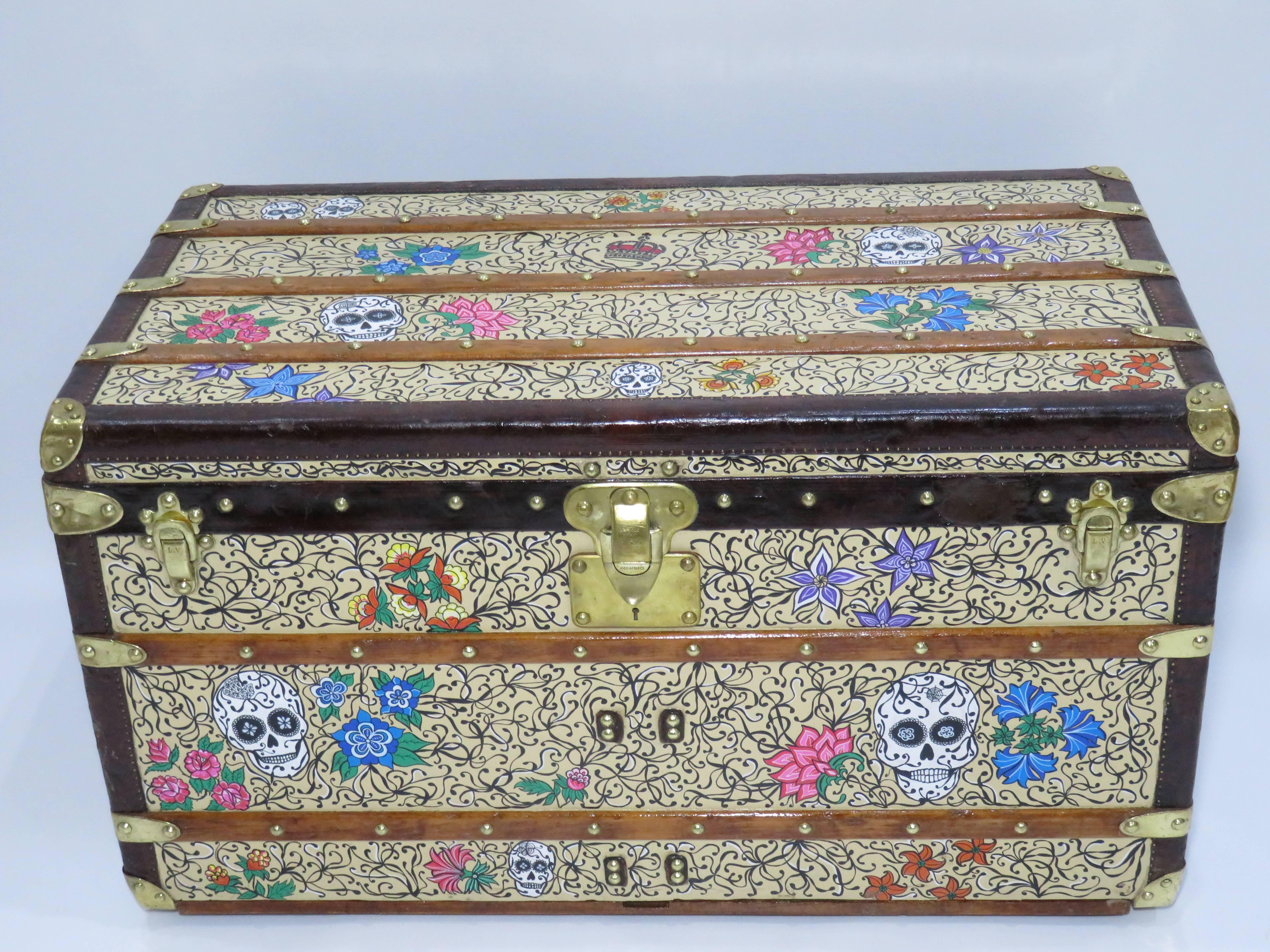 For sale a unique piece, a Louis Vuitton courier trunk customized/hand-painted by the artist 