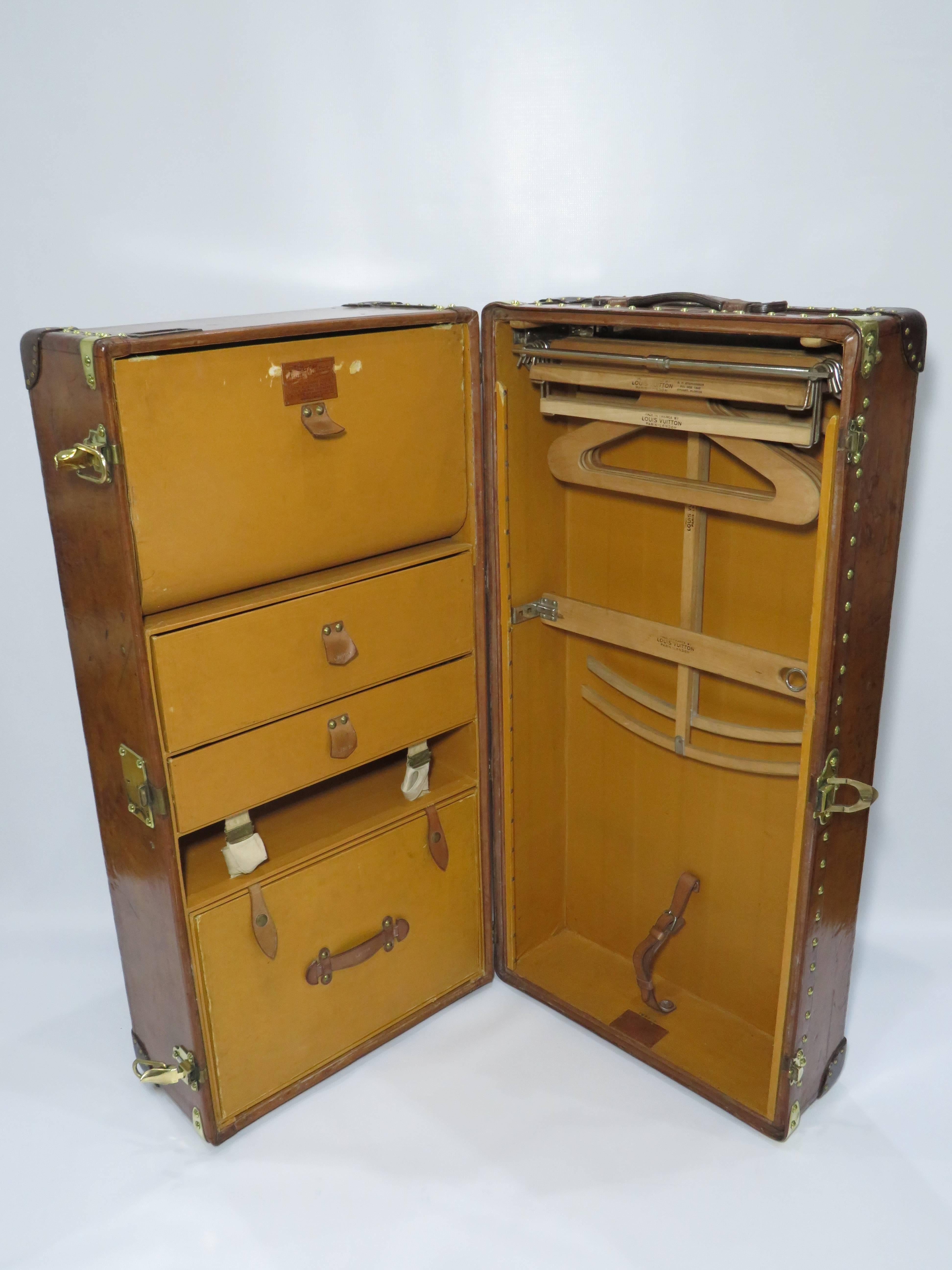 Louis Vuitton calf leather wardrobe trunk in immaculate condition.

Leather has an incredible patina and the polished brass hardware shines making a great contrast. It's rare to find a leather trunk with such nice patina and in great condition