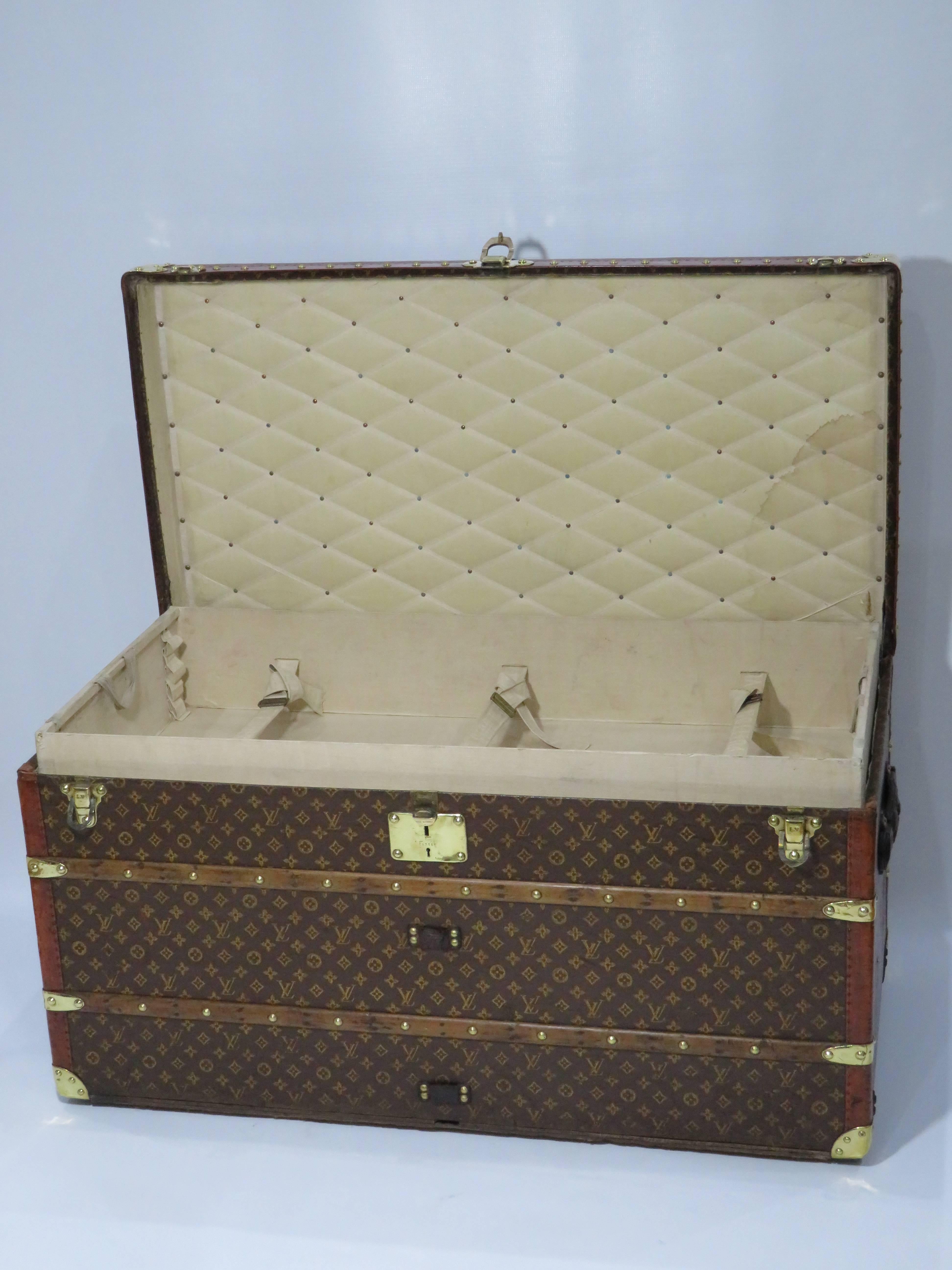 1920s Louis Vuitton Monogram Courier Trunk In Good Condition In London, GB