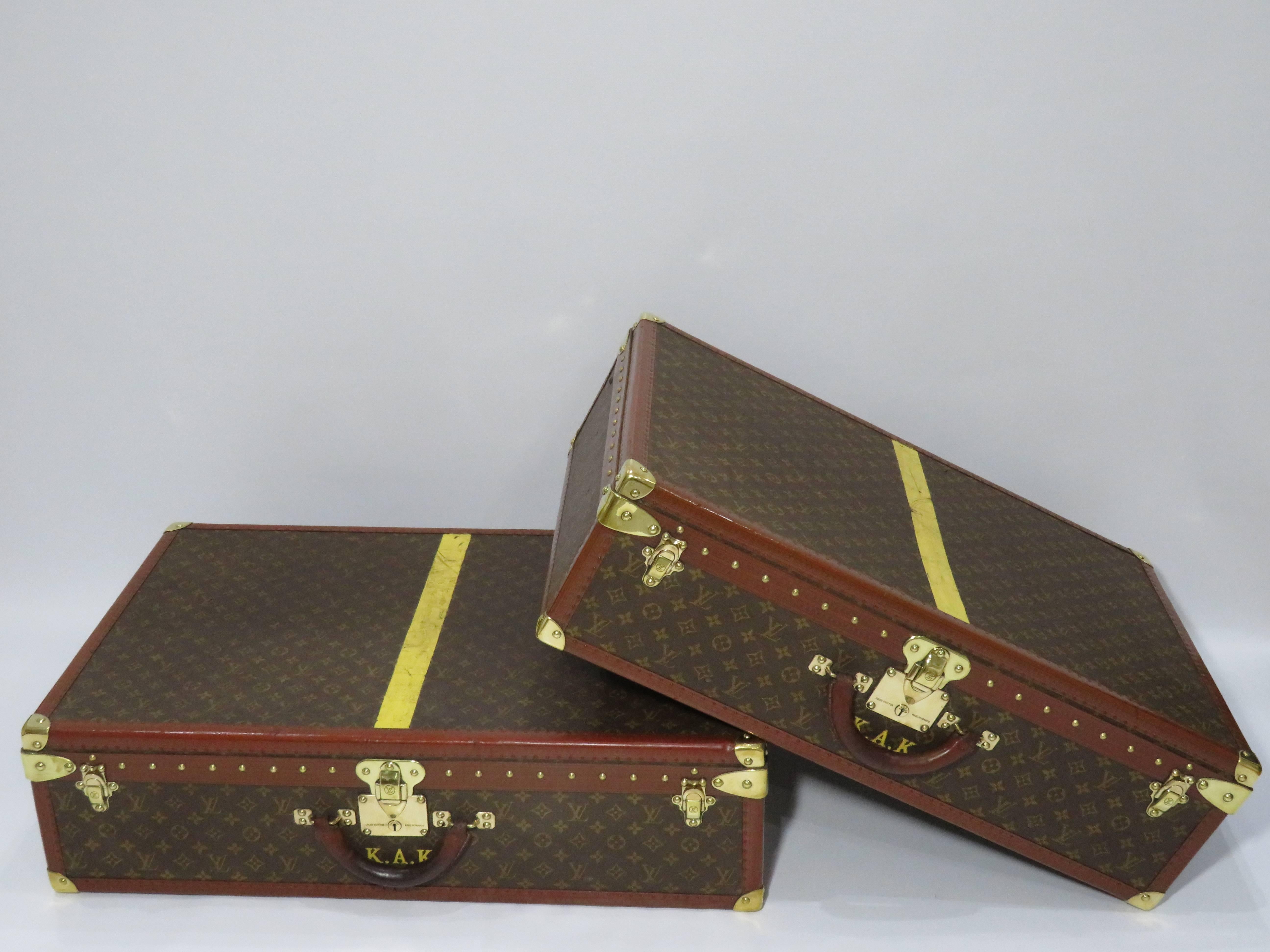 For sale a set of two vintage Monogram Alzer 80 & 75 hard cases by Louis Vuitton.
Both in very good condition for age.
Perfect for traveling or decoration.
   