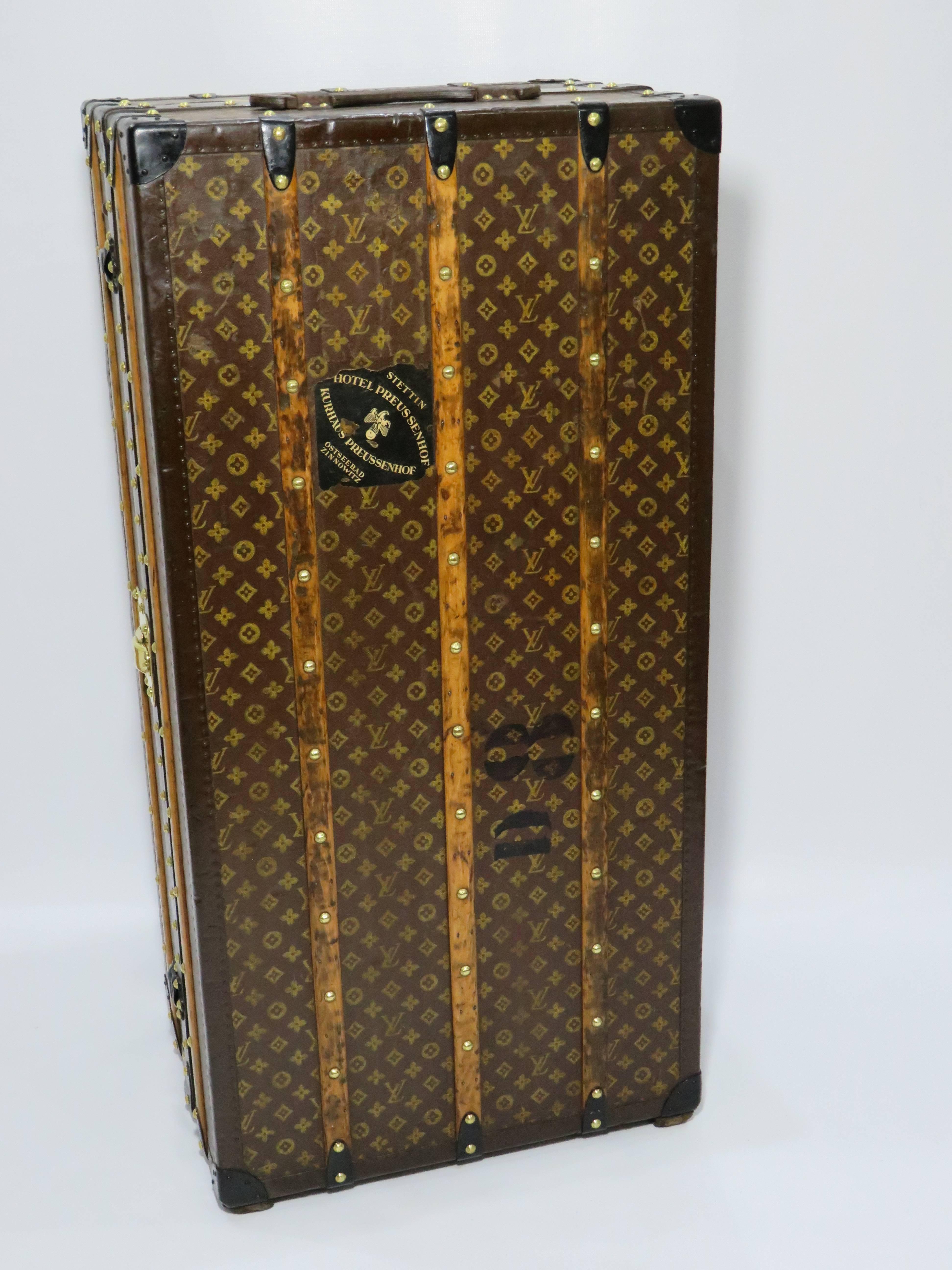 Early 20th Century Louis Vuitton Monogram Wardrobe Trunk In Excellent Condition In London, GB