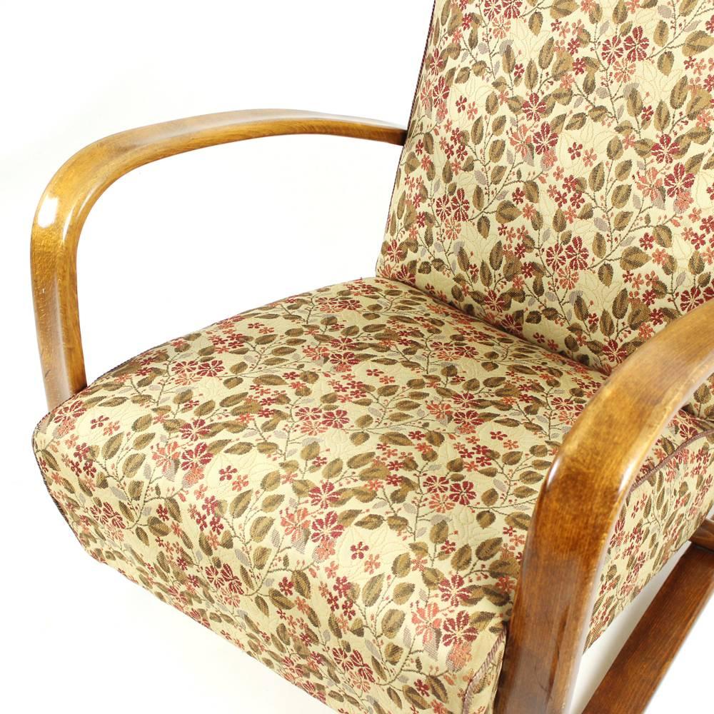 H-269 Armchairs by J. Halabala in Original Floral Pattern, Czechia, circa 1940s For Sale 2