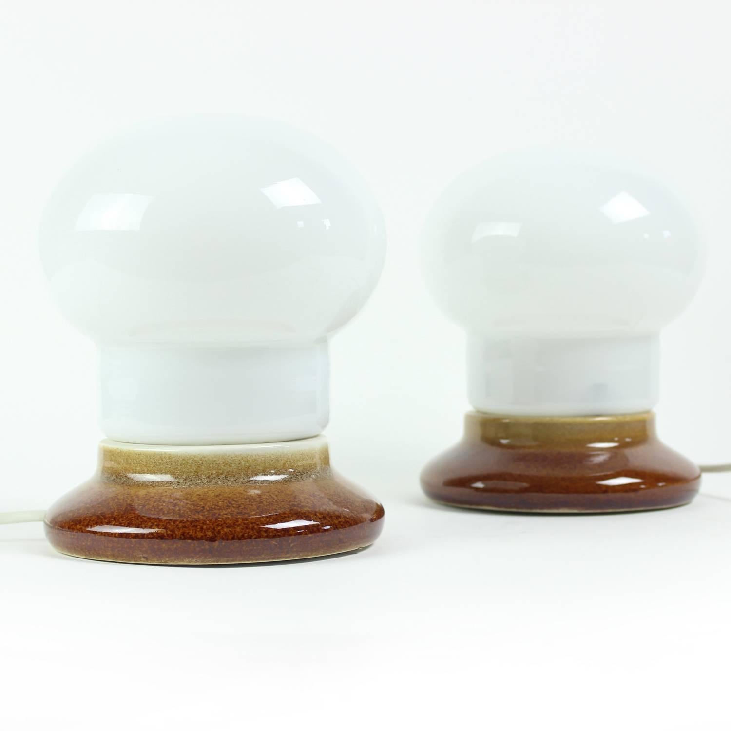 Set of Two White Opaline and Porcelain Table Lamps, Czechoslovakia, circa 1970 In Excellent Condition For Sale In Zohor, SK