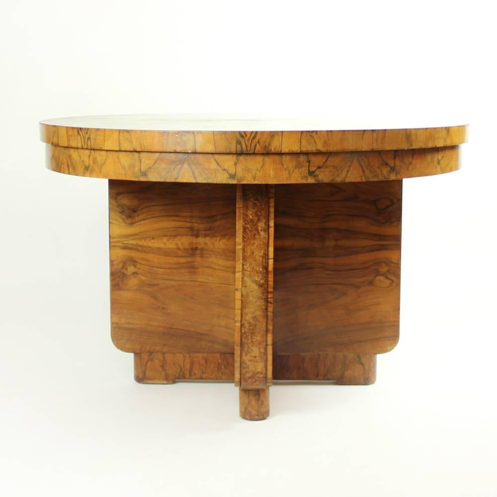 Large Art Deco Round Card Table in Walnut Veneer, circa 1930 In Good Condition In Zohor, SK