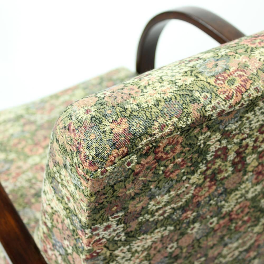 Classical Armchair by Jindrich Halabala in Original Floral Fabric, Czechia 1950s For Sale 3