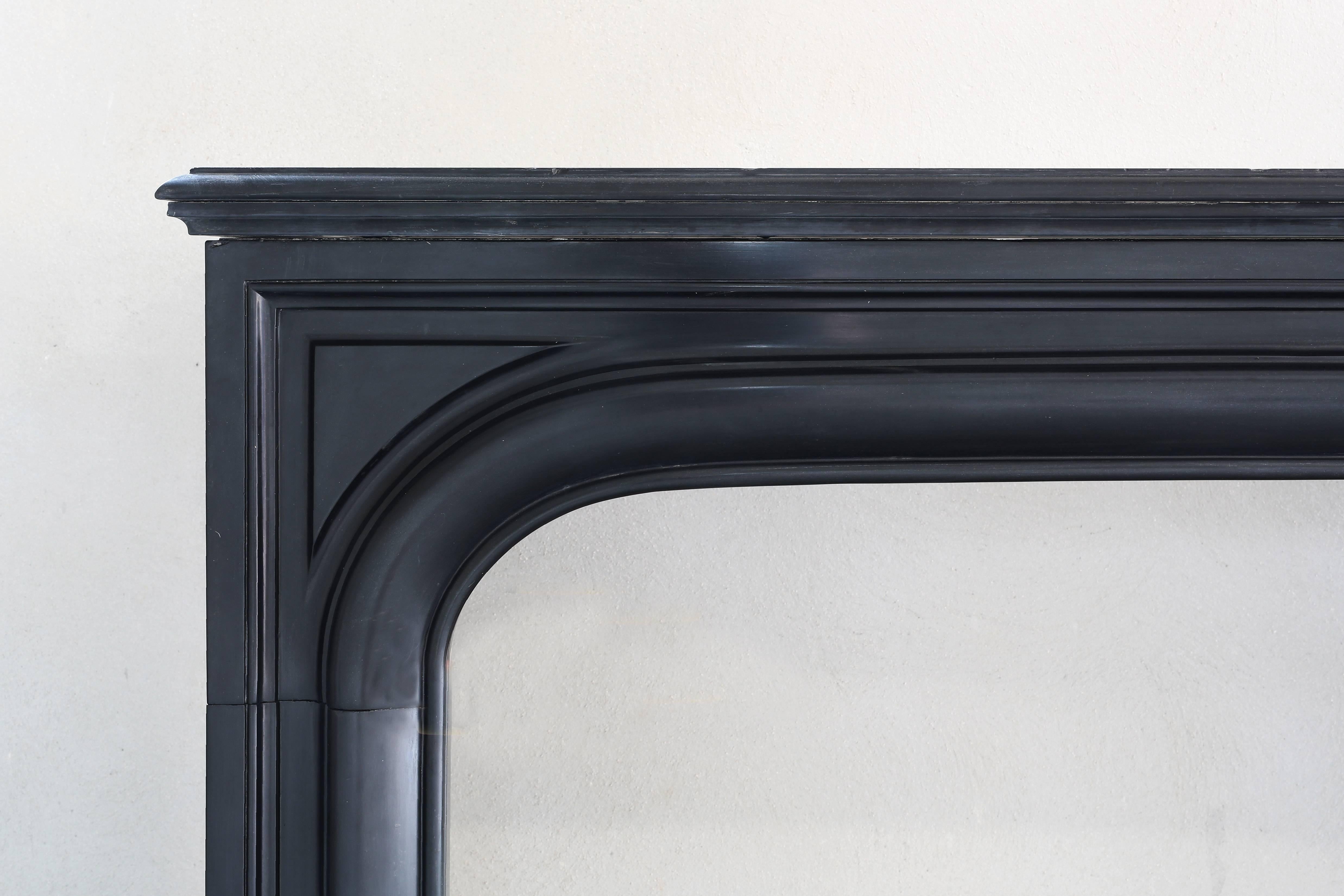 Beautiful Antique Fireplace of Black Marble, Louis XIV, 19th century In Good Condition In Made, NL