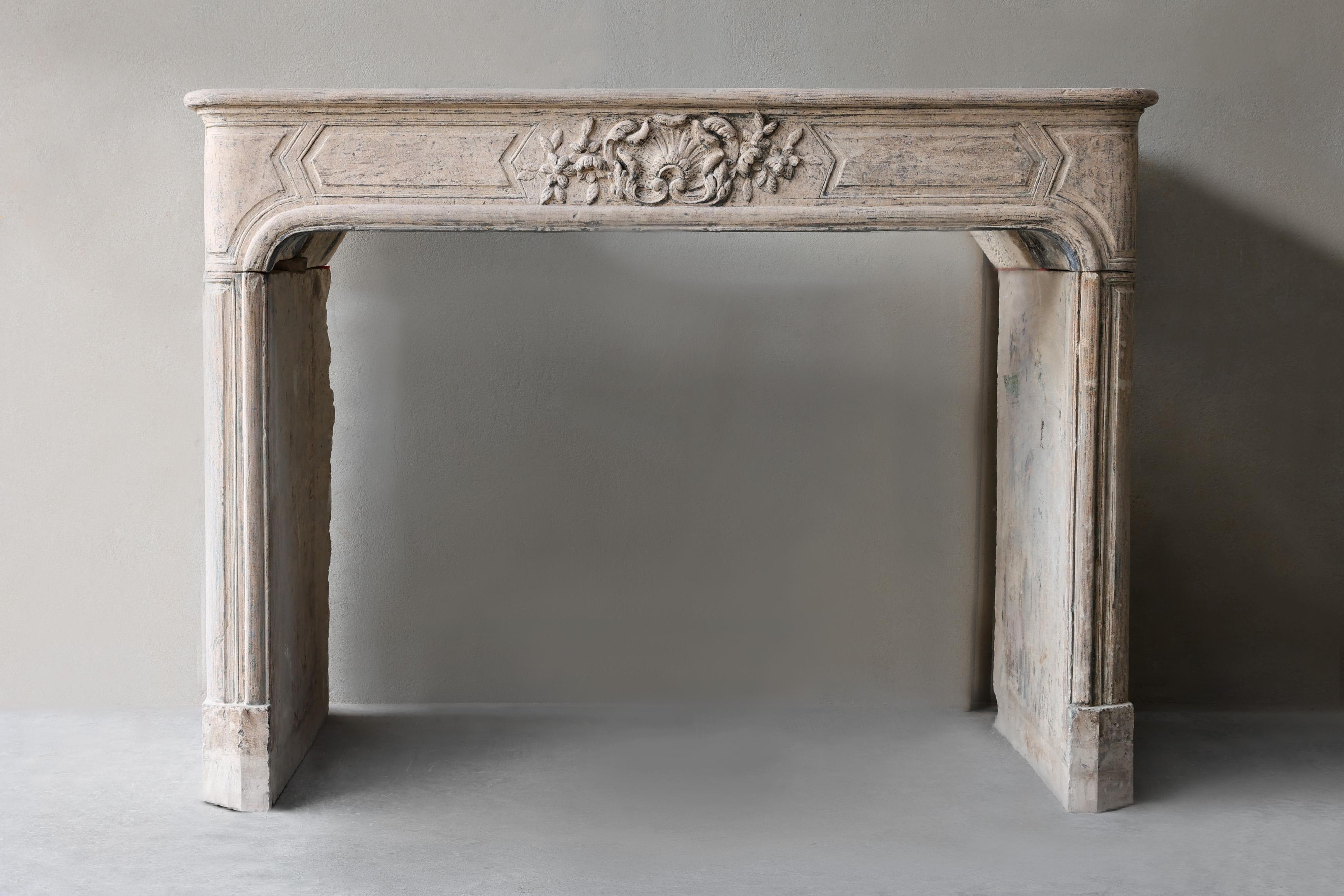 Antique mantle surround of French limestone from the 19th century For Sale 8