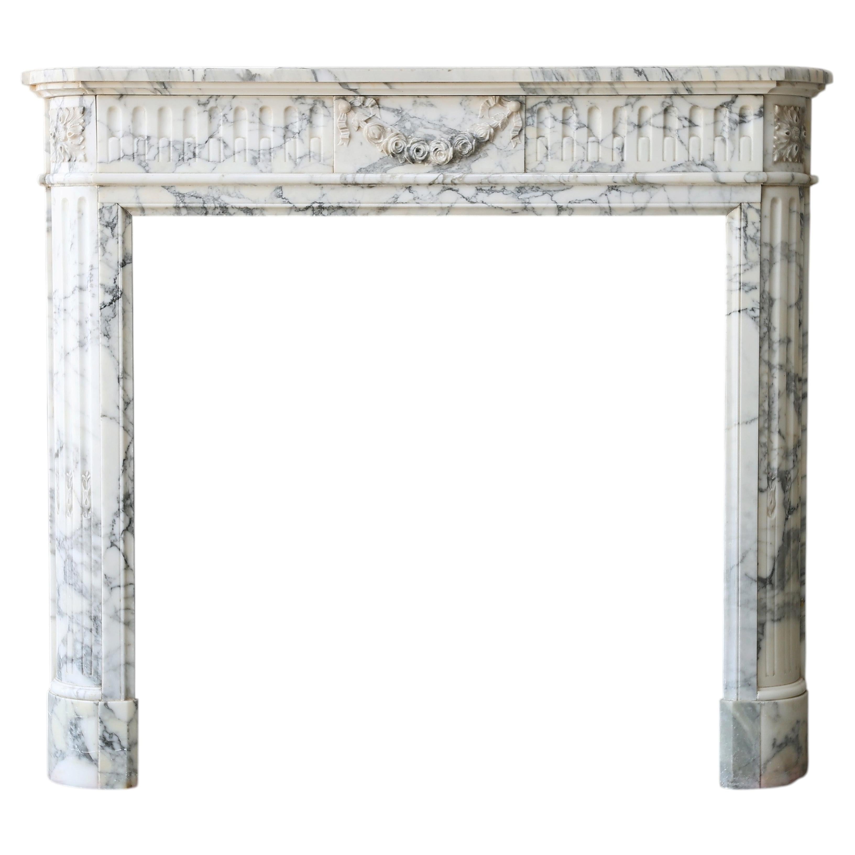 Antique fireplace of Arabescato marble, 19th Century, Louis XVI style For Sale