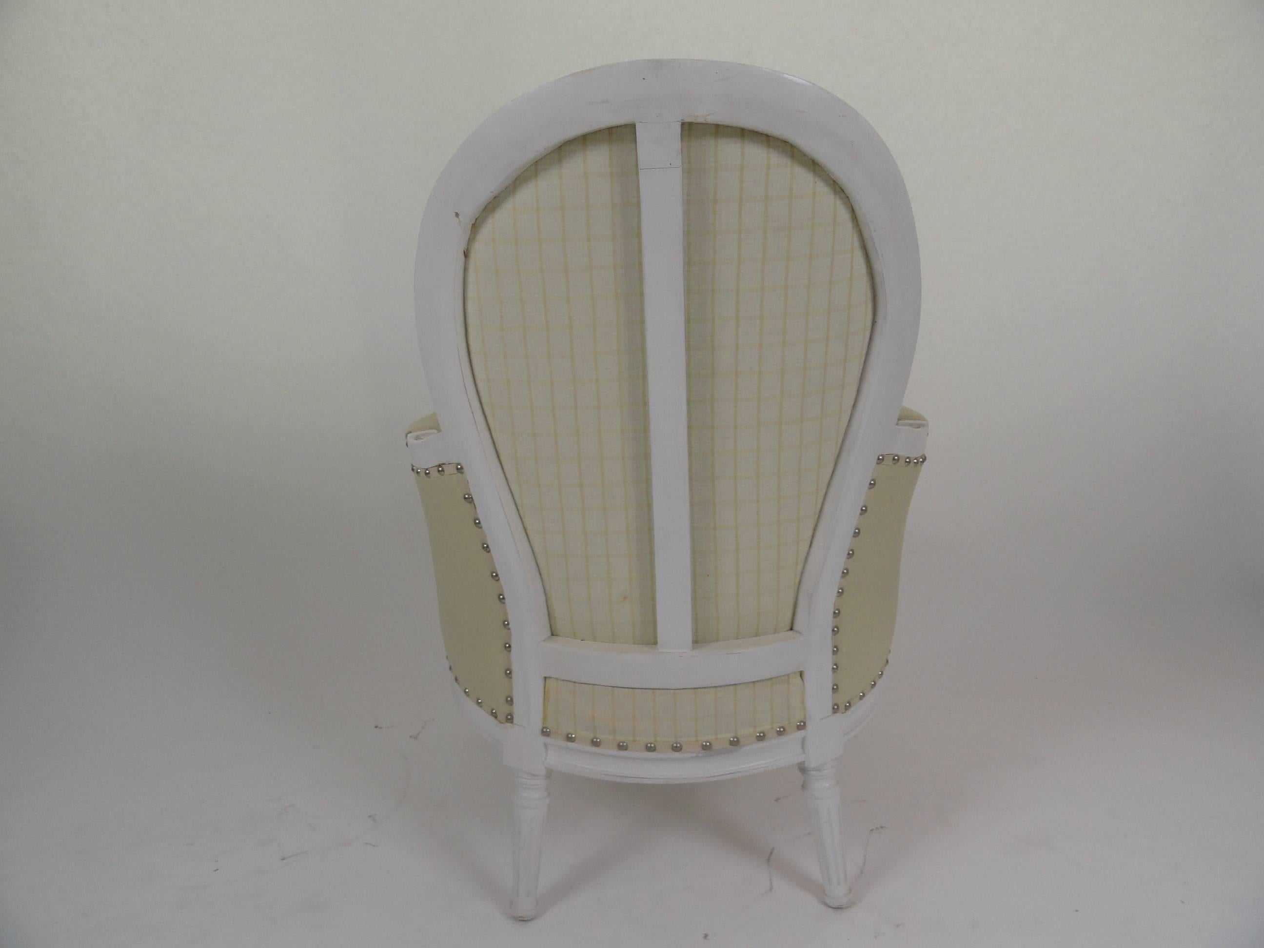 Louis XVI Style Bergere In Excellent Condition For Sale In West Palm Beach, FL