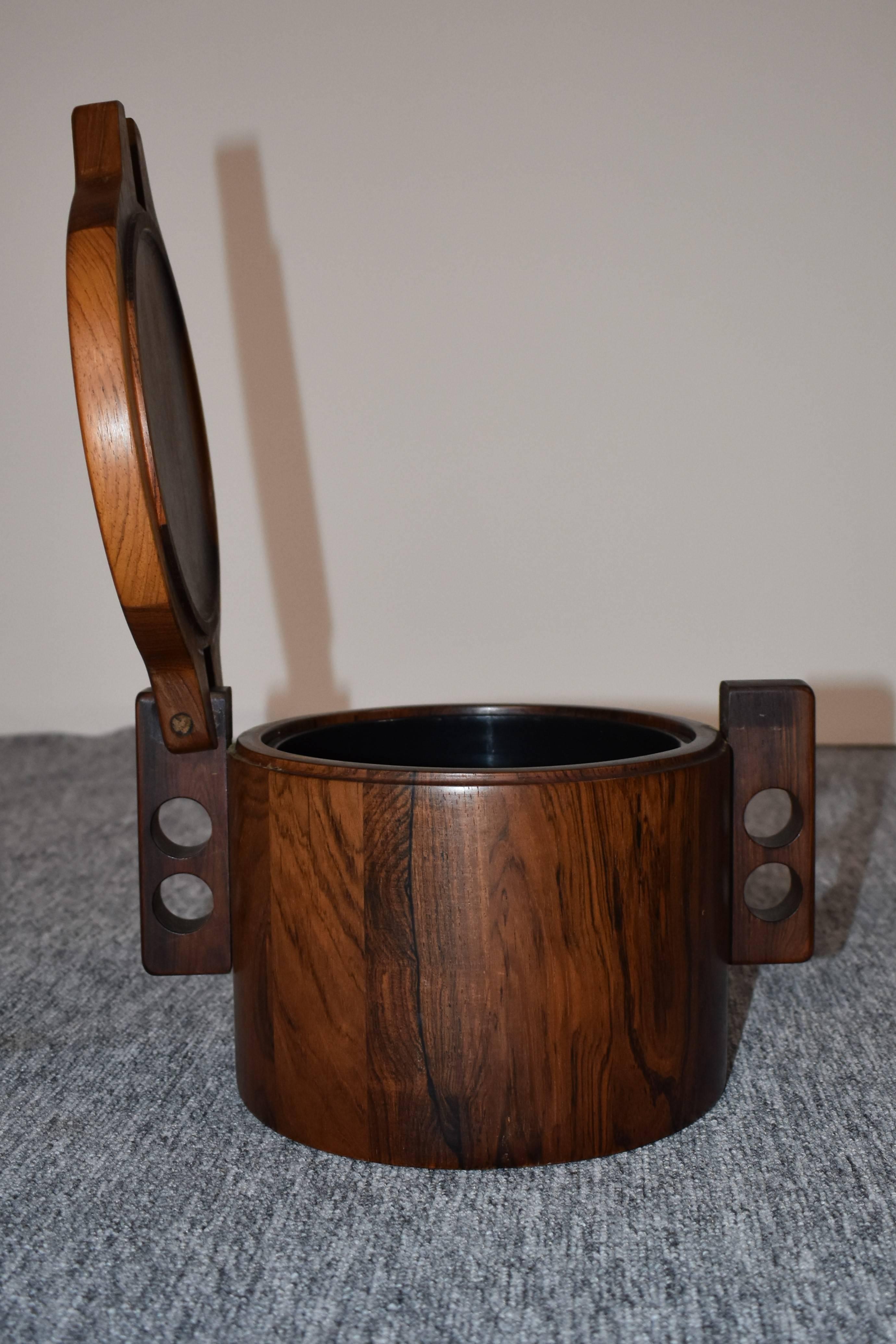 Icebucket by Birgit Krogh in rosewood from the 1960s, a very stylish piece.