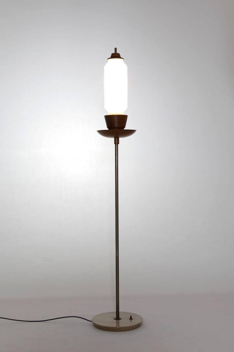 Mid-Century Modern Vintage Italian Marble, Oak and Brass Floor Lamp, 1960s For Sale