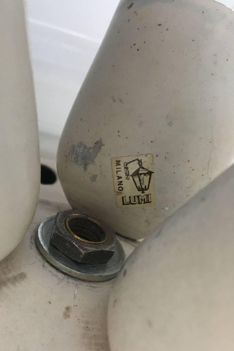 Lumi Milano, Italienische Stehlampe mit satiniertem Opalglas, 1960er Jahre (Aluminium) im Angebot