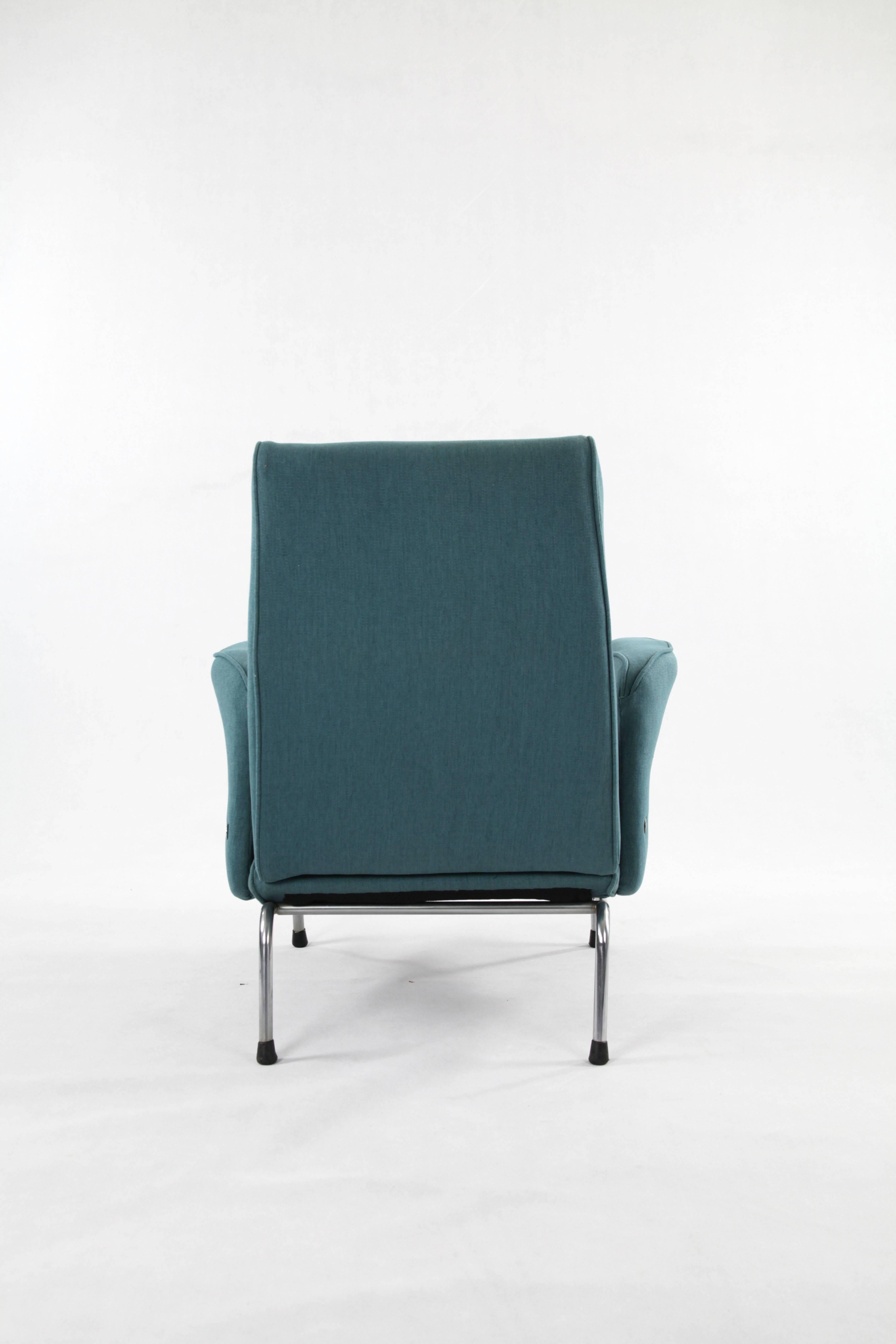 The chair Delfino was designed by Erberto Carboni for Arflex in 1955. The chair is freshly upholstered with light blue fabric and has chrome legs.

Lit: Giuliana Gramigna 