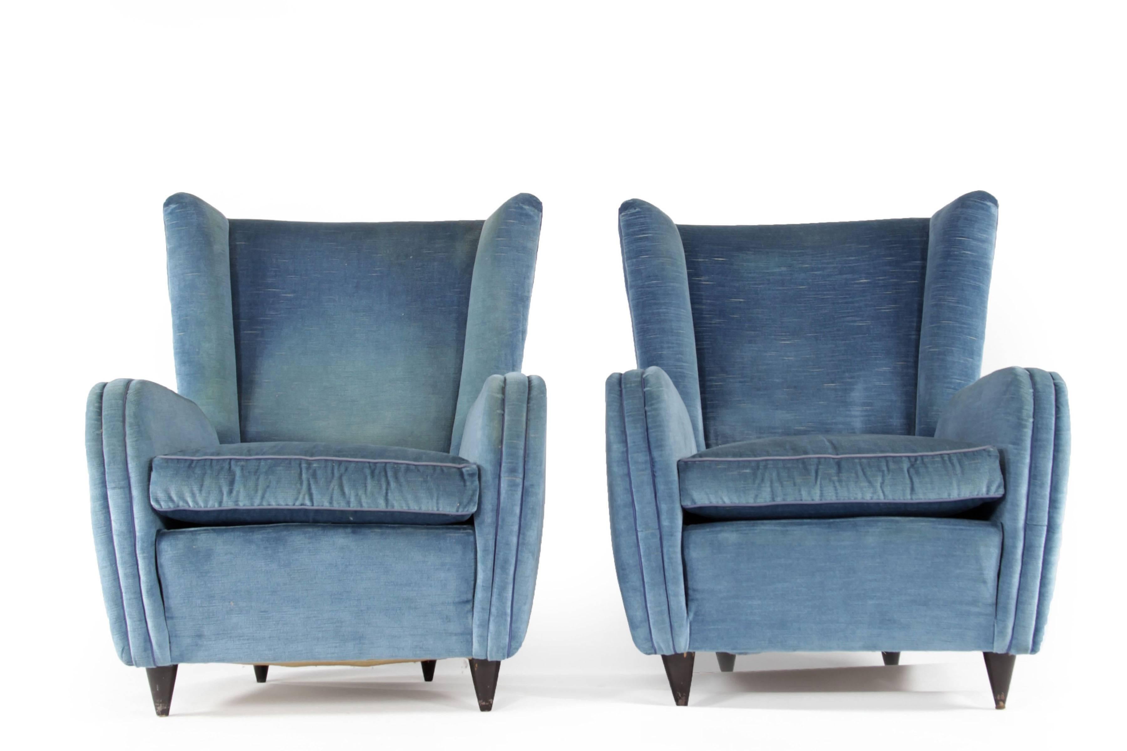 Set of two chairs, design by Paolo Buffa, Italy, 1950s. The chairs are in original condition.