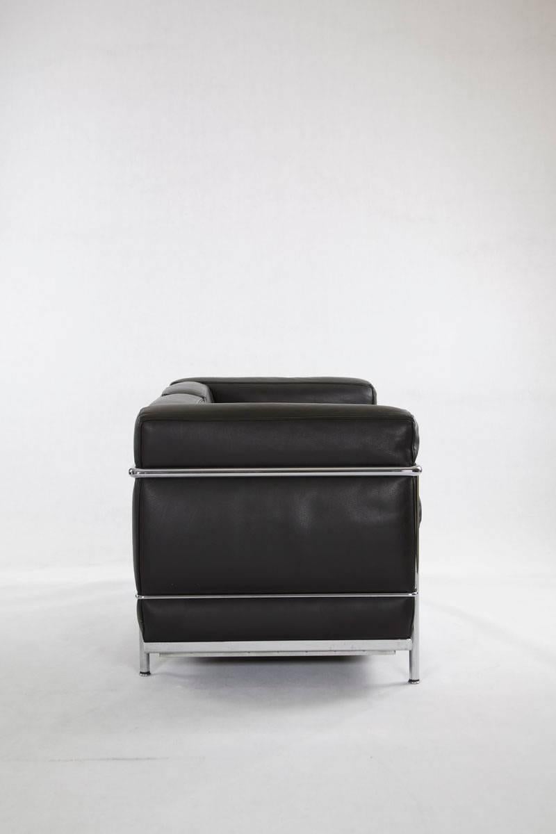 Mid-Century Modern Cassina LC2 Two-Seat in Chrome and Black Leather, Designed in 1928, Le Corbusier