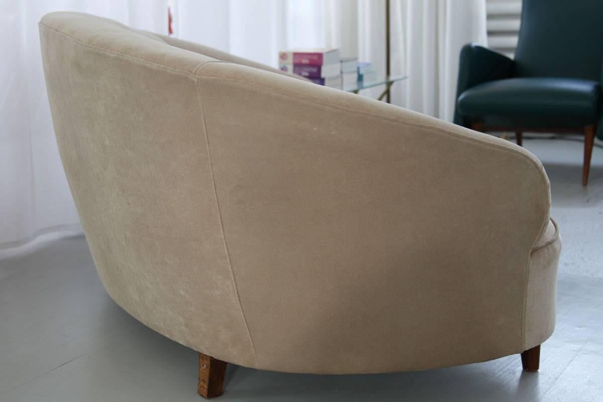 Italian Curved Sofa from the 1950s, Italy