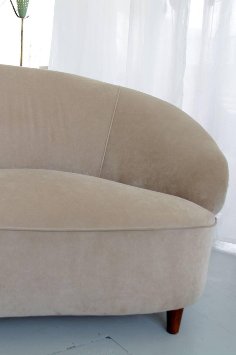 Curved Sofa from the 1950s, Italy In Good Condition In Wolfurt, AT